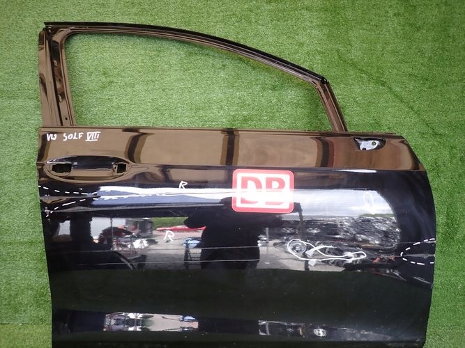 VW GOLF VIII 8 PRAVE PREDNE DVERE