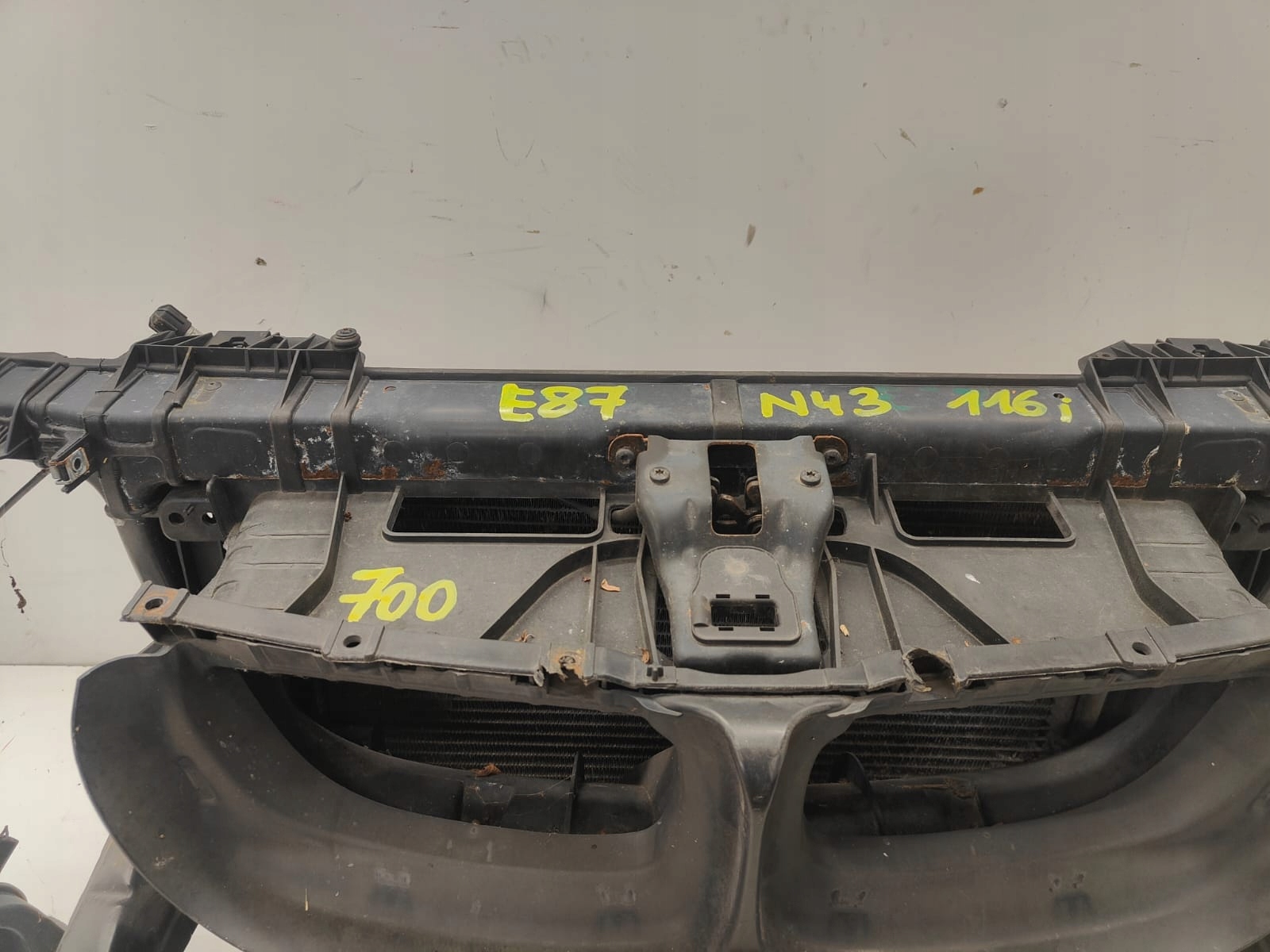 BMW e87 e81 PREDNÉ PÁS   KOMPLET VÝSTUHA CHLADIČE WENZAD 116i BENZIN n43
