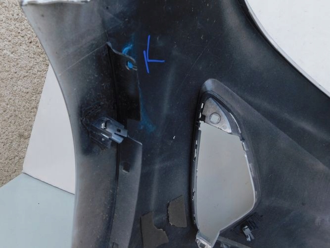 FORD FIESTA MK8 VIII 17- PREDNÝ NÁRAZNÍK