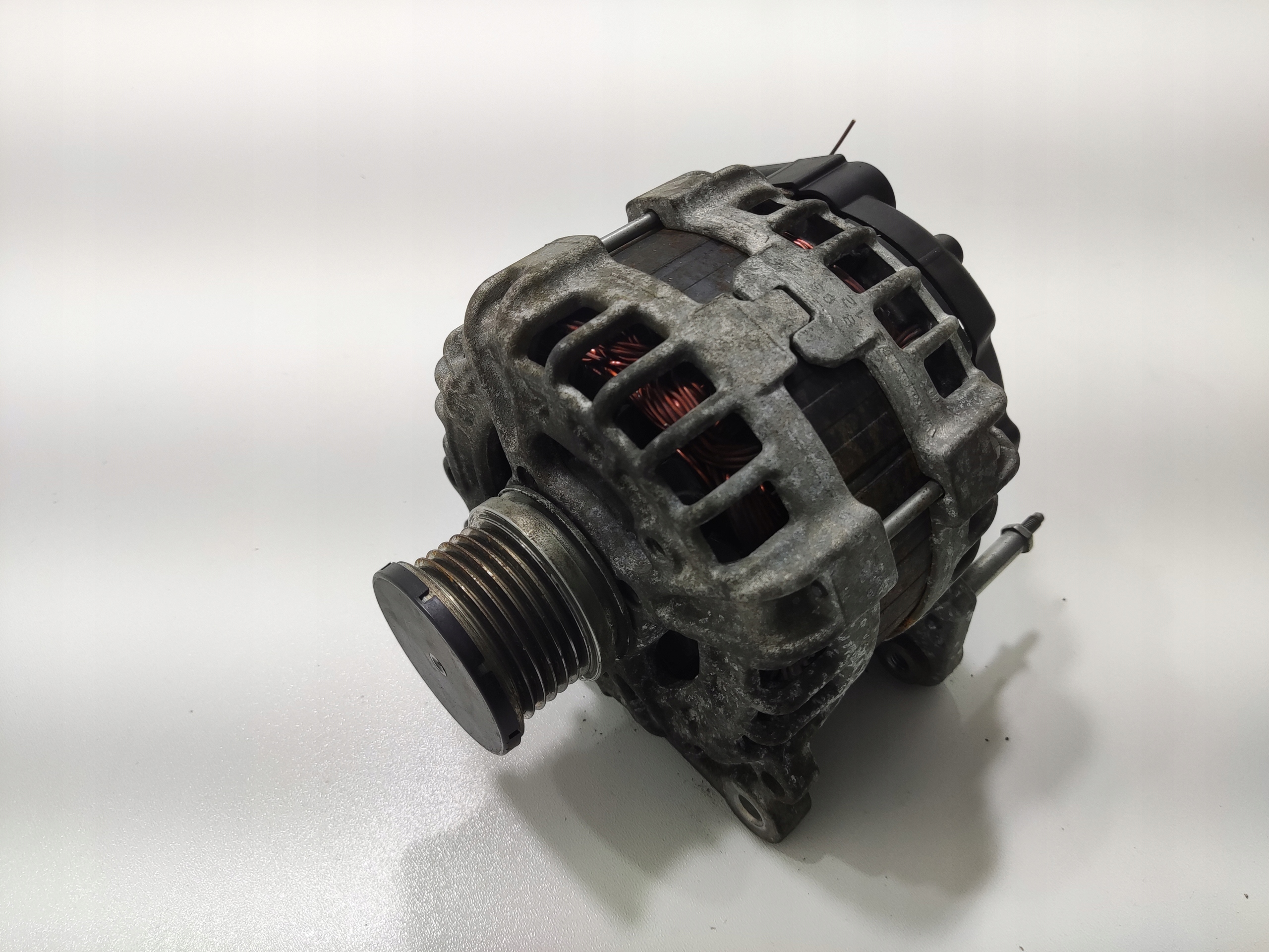 ALTERNÁTOR VOLKSWAGEN CADDY III IV 2K5 2.0 TDI 2015-2019 LIFT 04L903024S