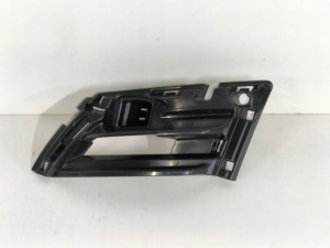 PRAVÝ DRŽIAK MASKY SKODA OCTAVIA III LIFT 17- PRAVÝ DRŽIAK MASKY SKODA OCTAVIA III LIFT 17-