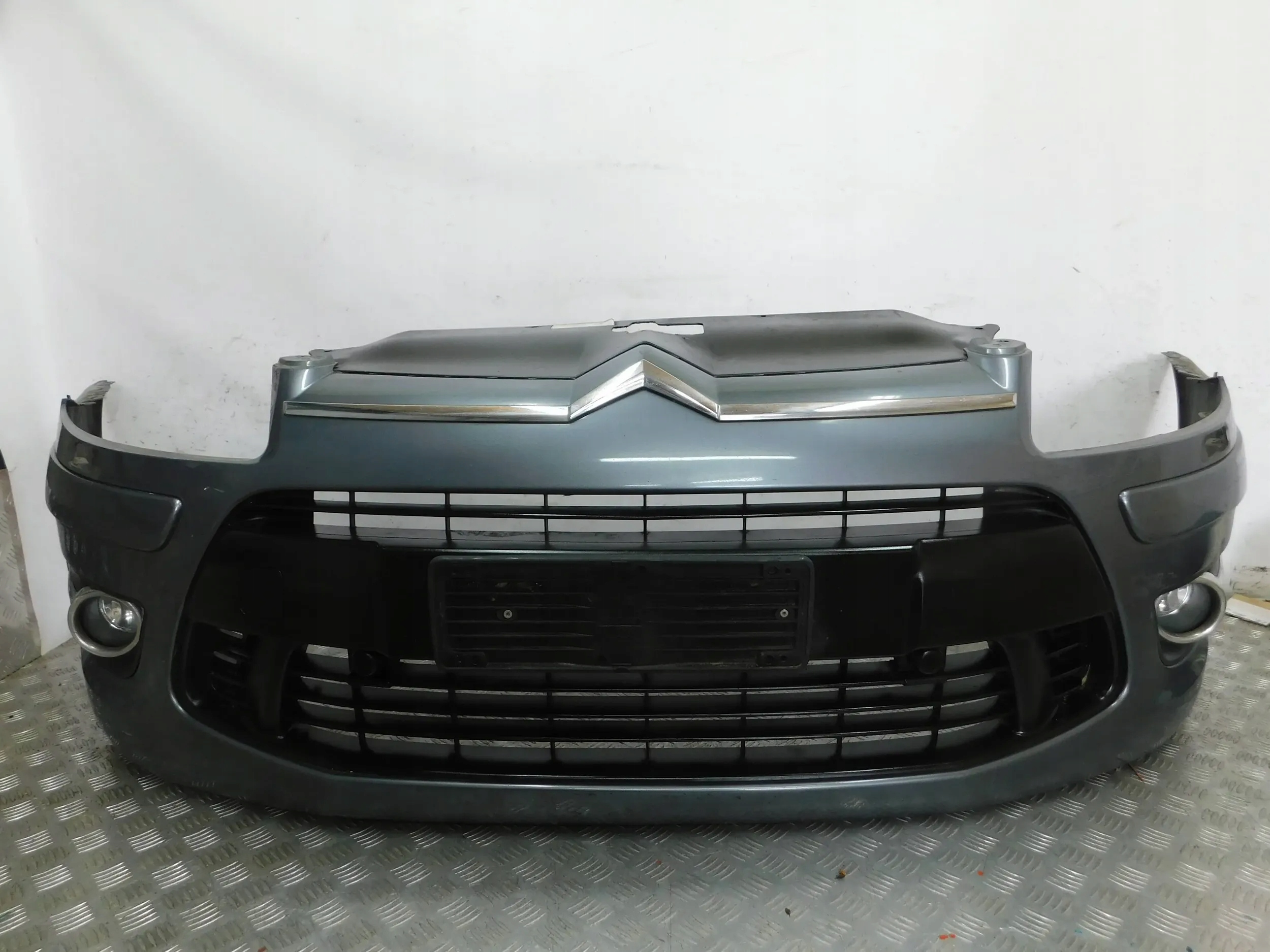 PREDNÝ NÁRAZNÍK CITROEN C4 LIFT PDC