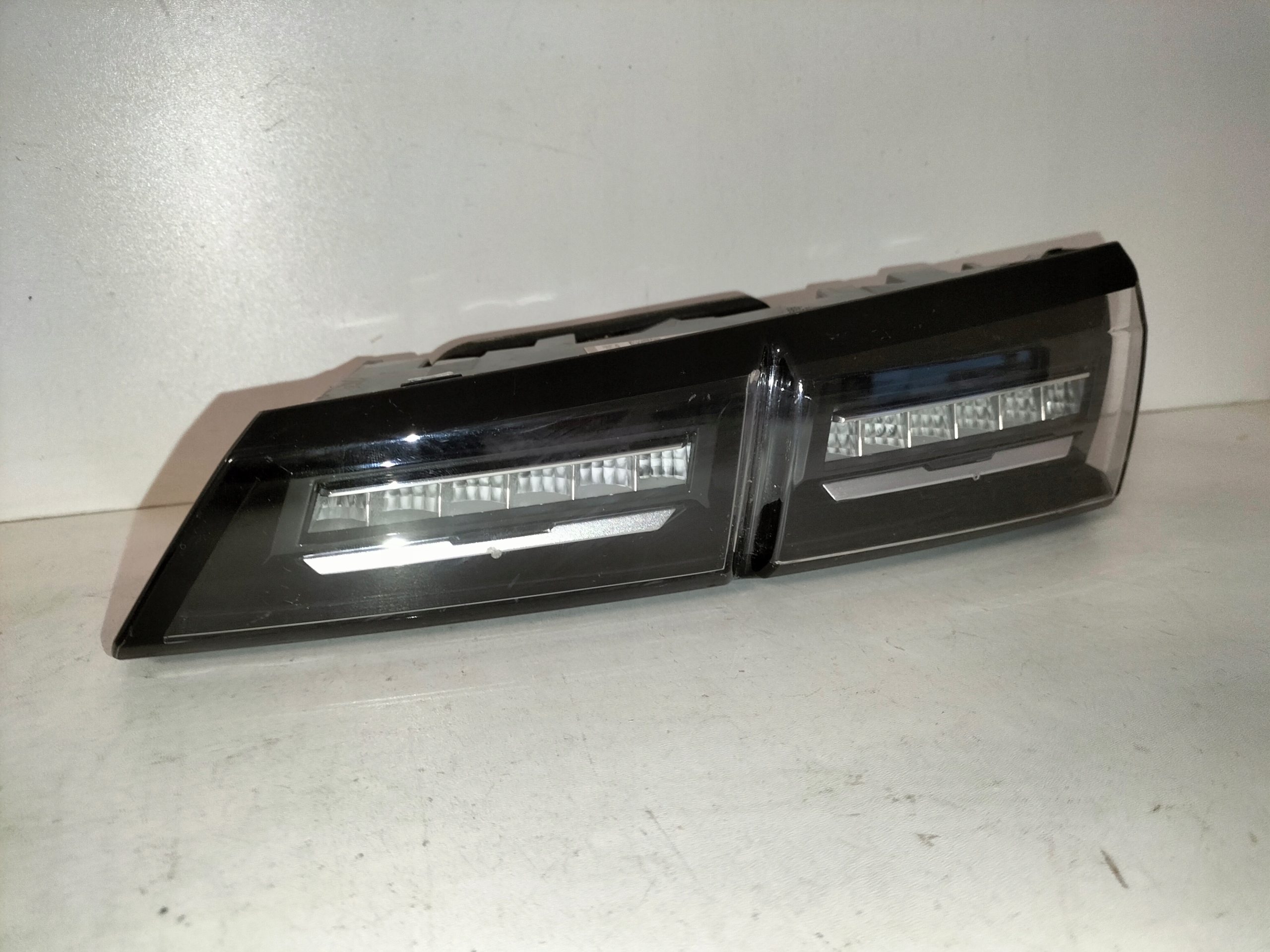 PRAVE ZADNE SVETLO PEUGEOT 308 III T10 21-