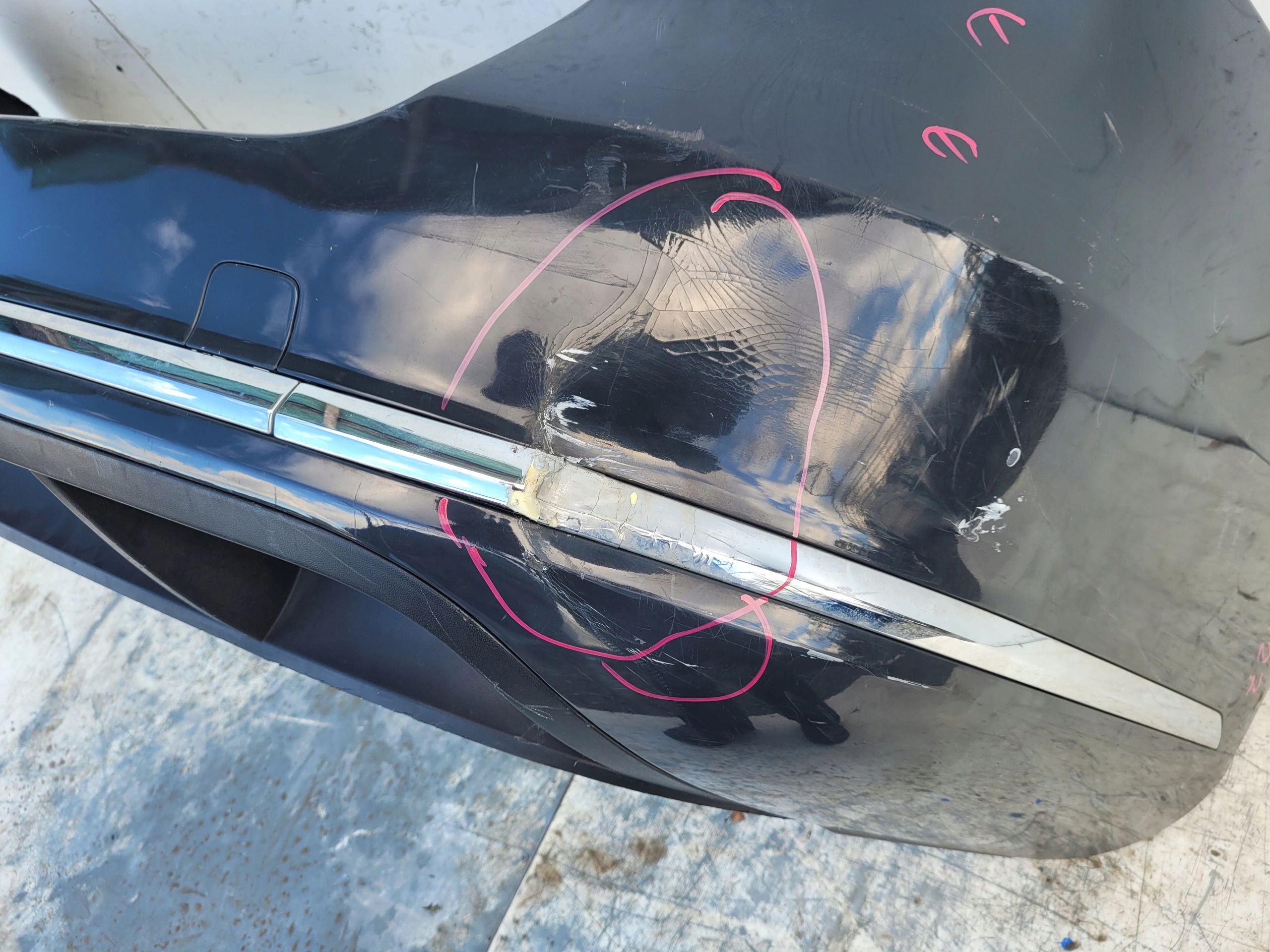 VW PASSAT B7 KOMBI ZADNÝ NÁRAZNÍK