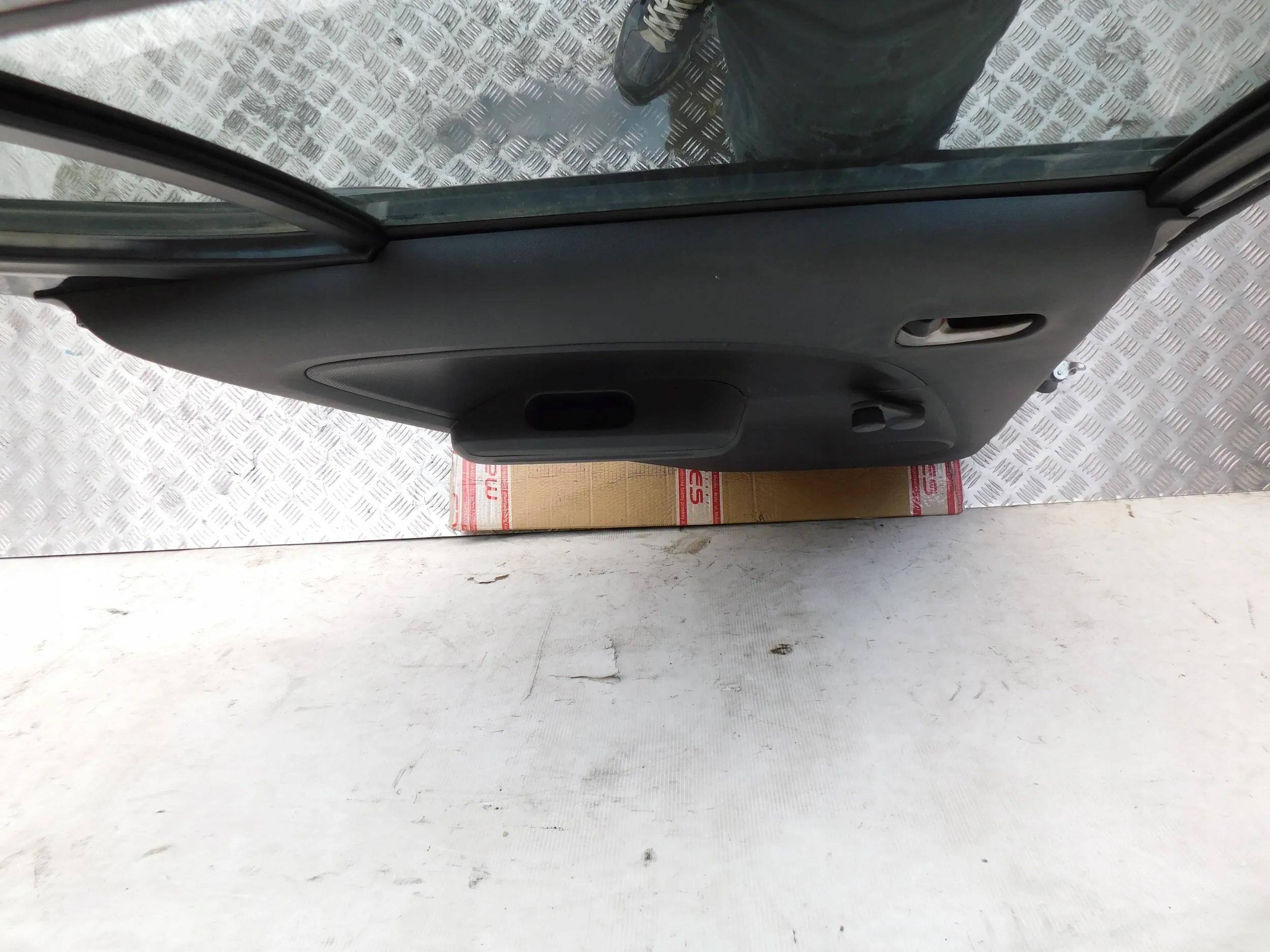 LAVE ZADNE DVERE OPEL AGILA B