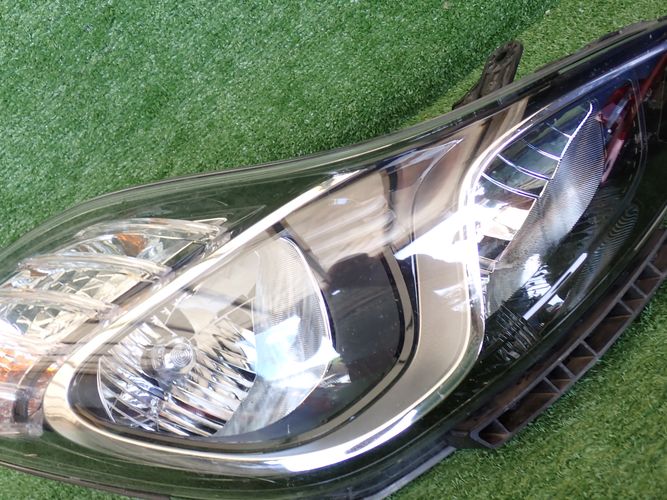 HYUNDAI IX20 PRAVE PREDNE SVETLO