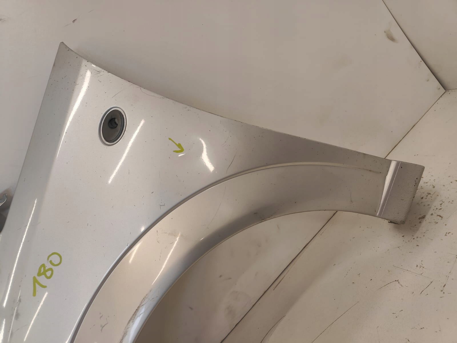 Opel Meriva a 03-10 ĽAVÝ PREDNÝ BLATNÍK