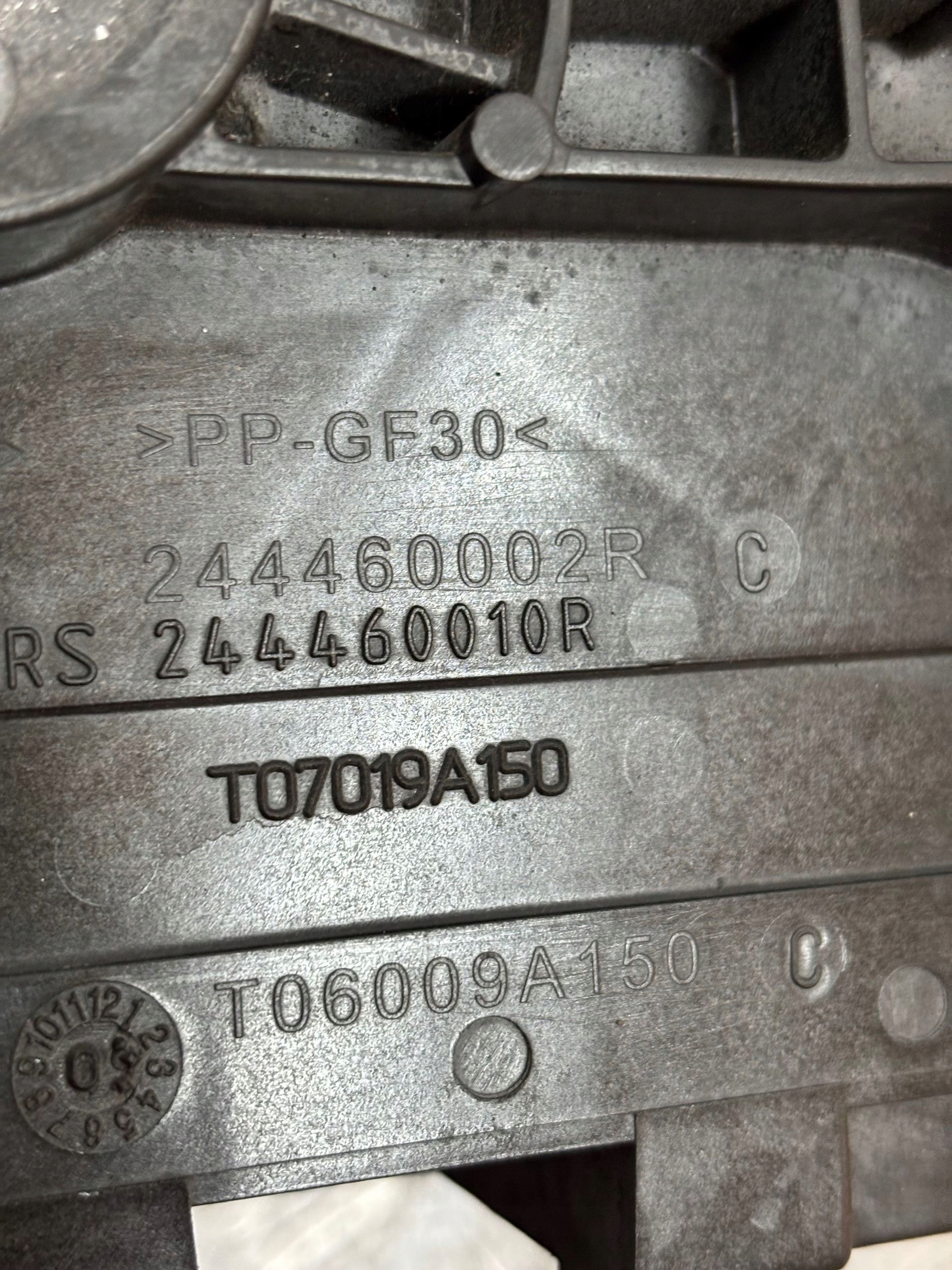 DRZIAK AUTOBATERIE RENAULT MEGANE III 3 244460010R