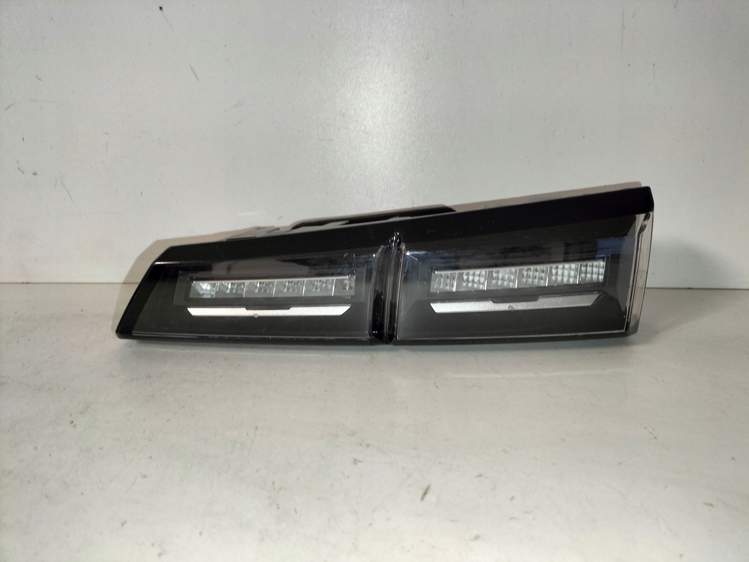 PRAVE ZADNE SVETLO PEUGEOT 308 III T10 21-