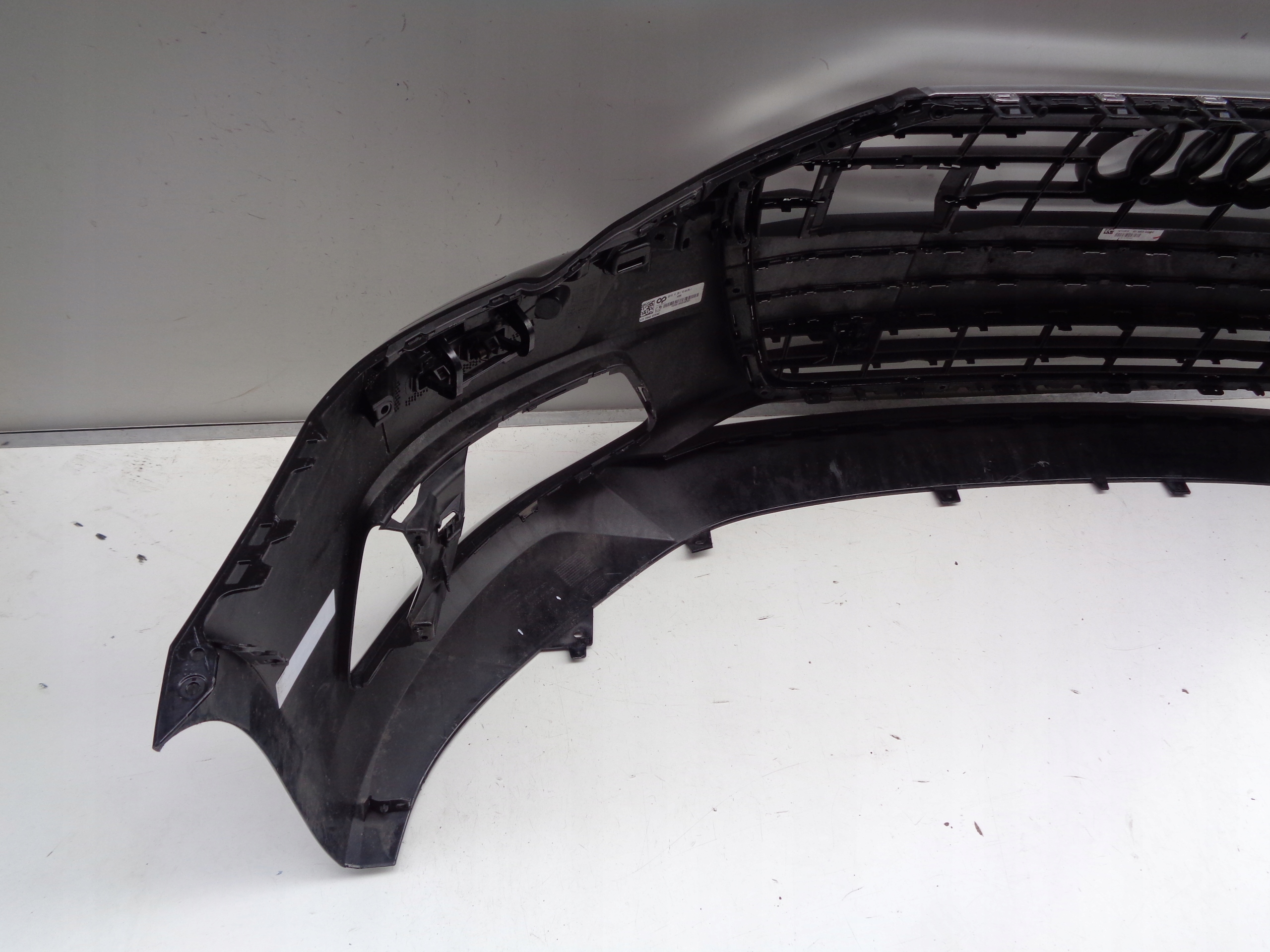 PREDNÝ NÁRAZNÍK AUDI A6 C8 4K 4K0 18- NR 24863