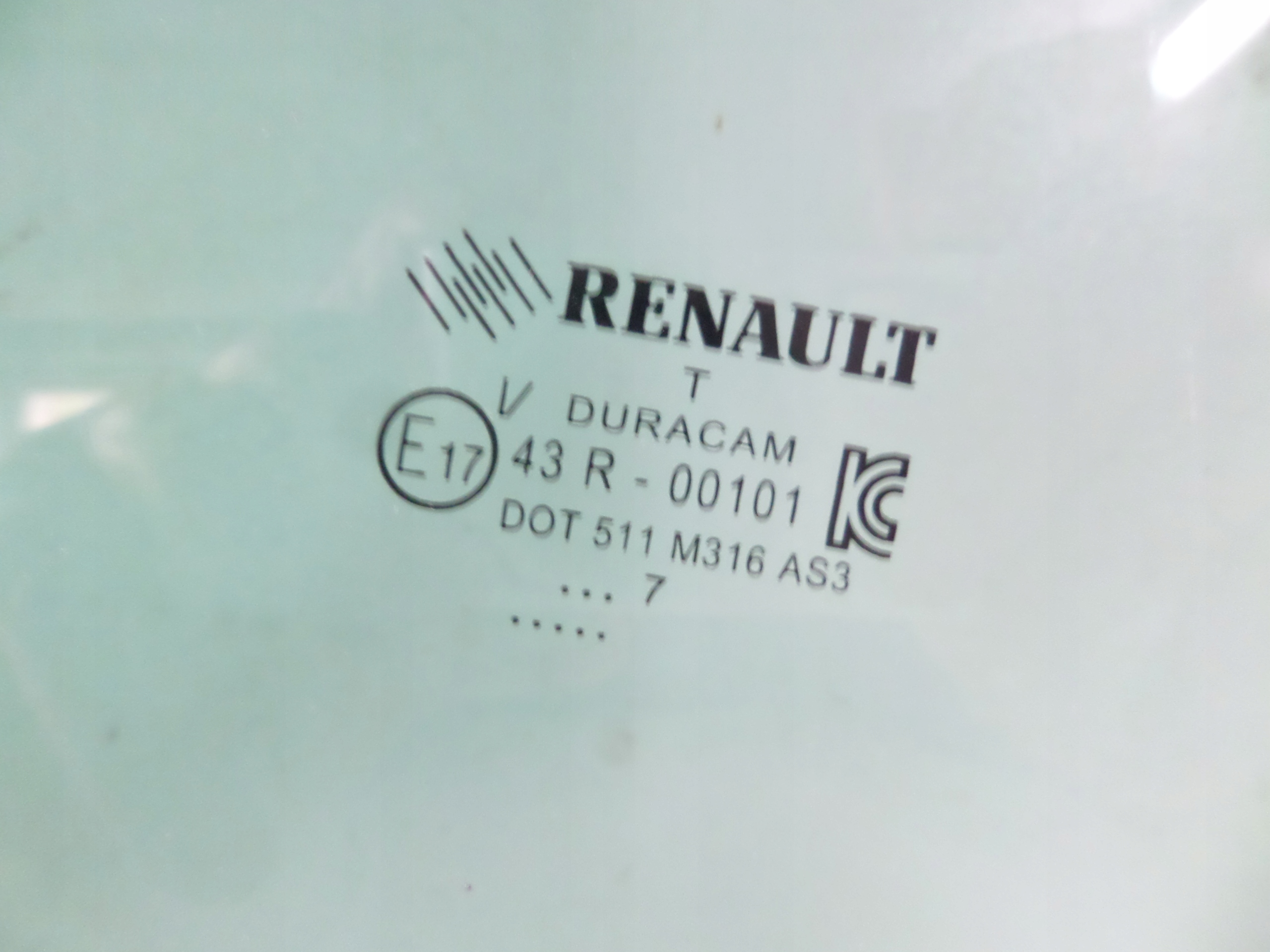 SKLO PRAVYCH ZADNYCH DVERI RENAULT CLIO IV 12- HB