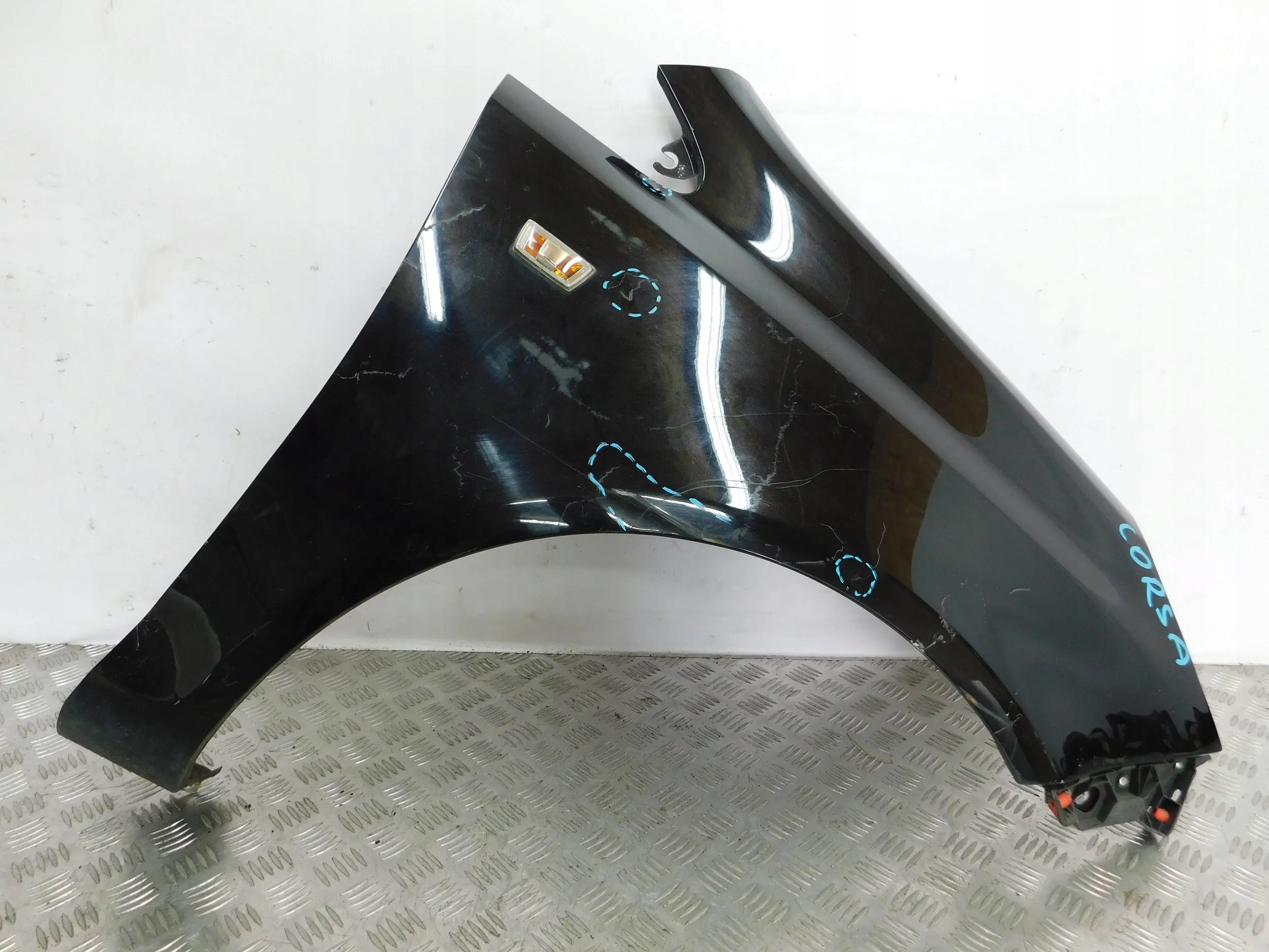 BLATNIK PREDNÝ PRAVY OPEL CORSA D