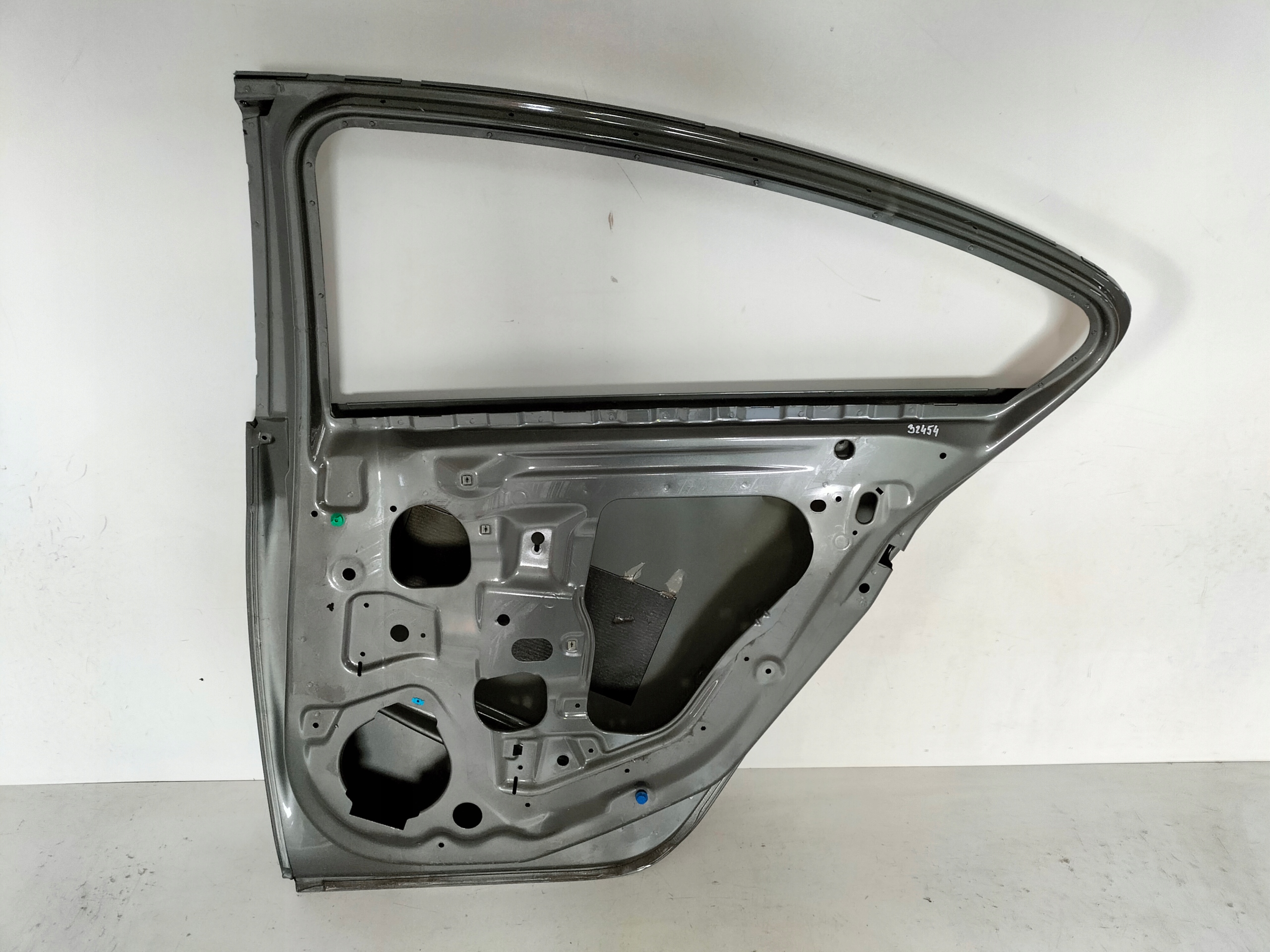 PRAVE ZADNE DVERE OPEL INSIGNIA A 08- HB/SDN