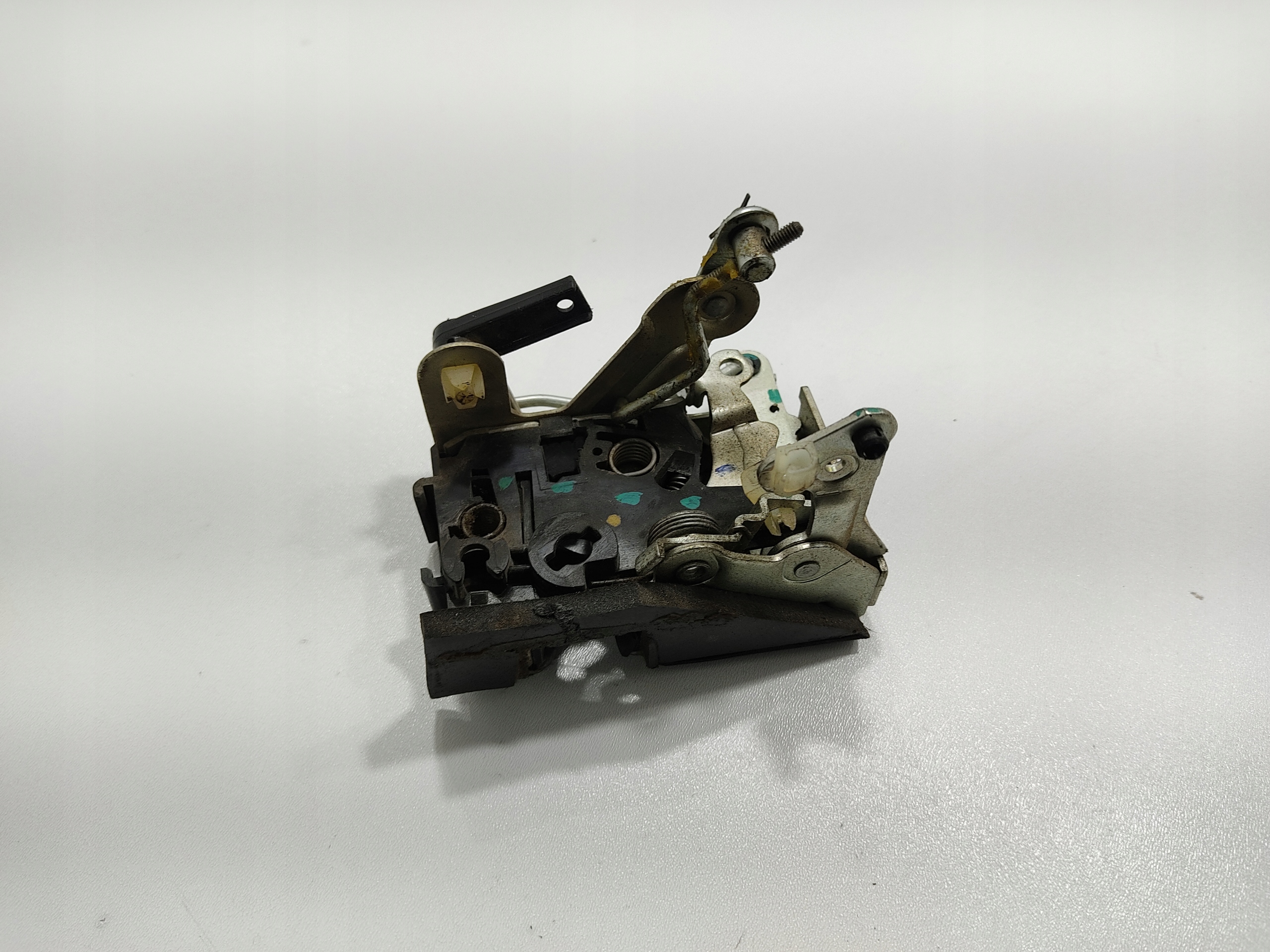 ZAMOK PRAVYCH PREDNYCH DVERI LAND ROVER DEFENDER 1999-2014 EUROPA