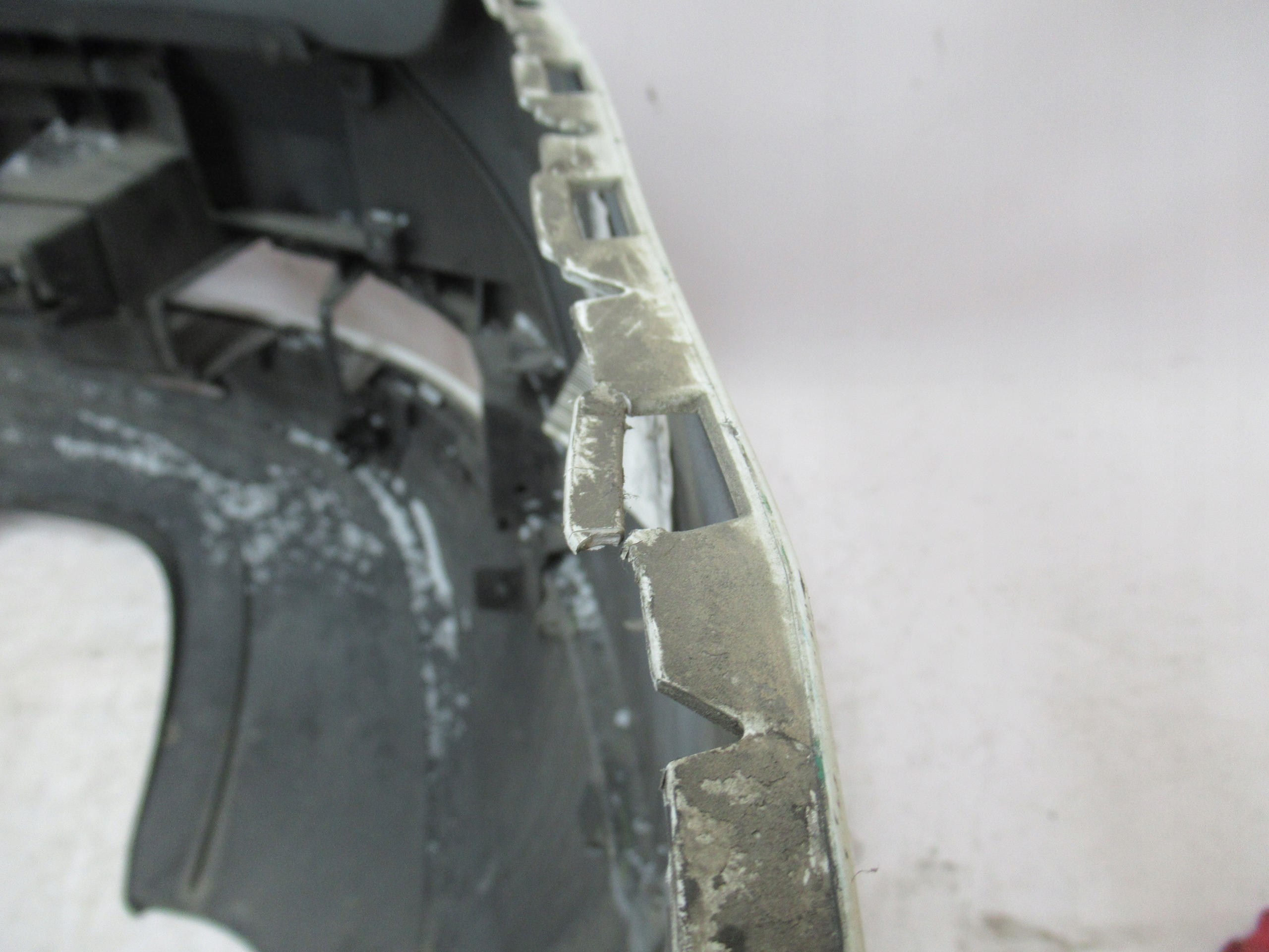 ZADNÝ NÁRAZNÍK AUDI Q3 8U0807521