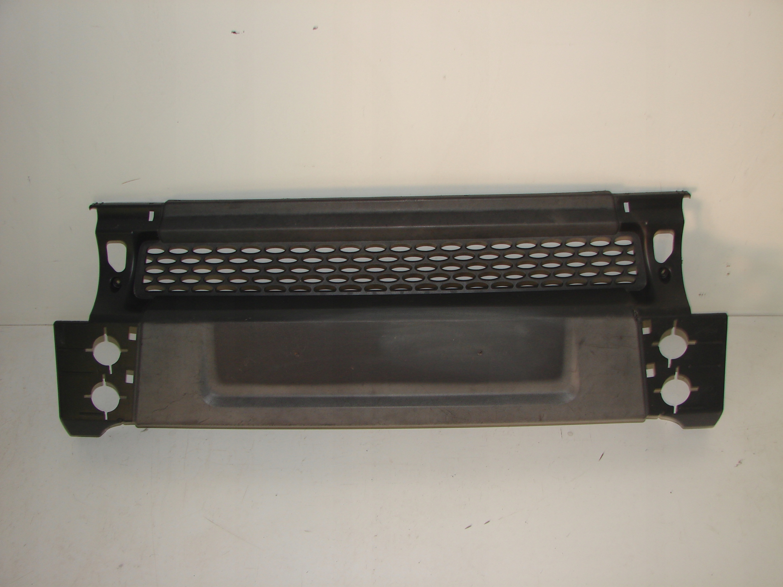 PREDNÝ NÁRAZNÍK FORD TRANSIT 00-06