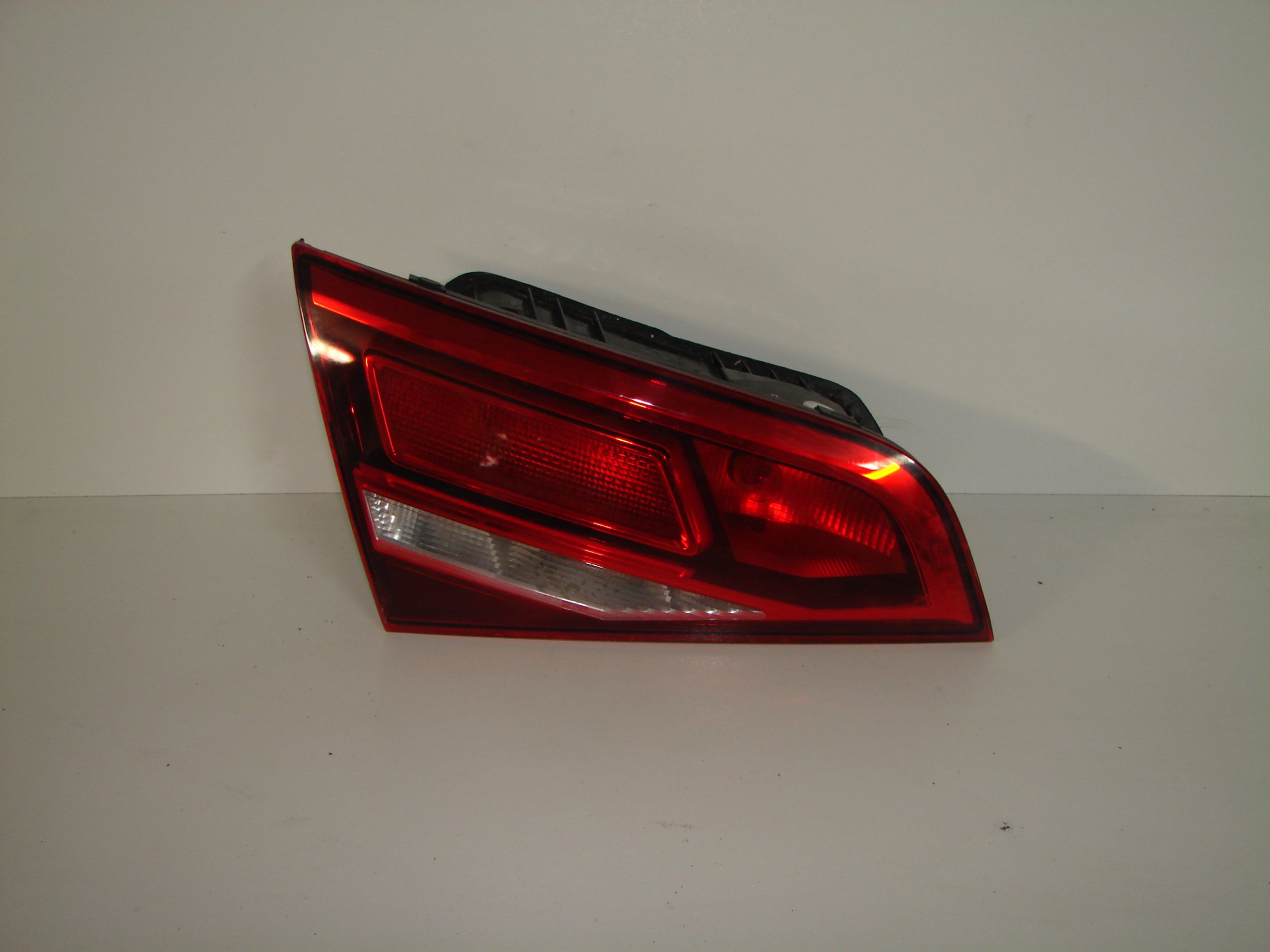 LAVE ZADNE SVETLO AUDI A3 8V LIFT 16- 5 DVERE