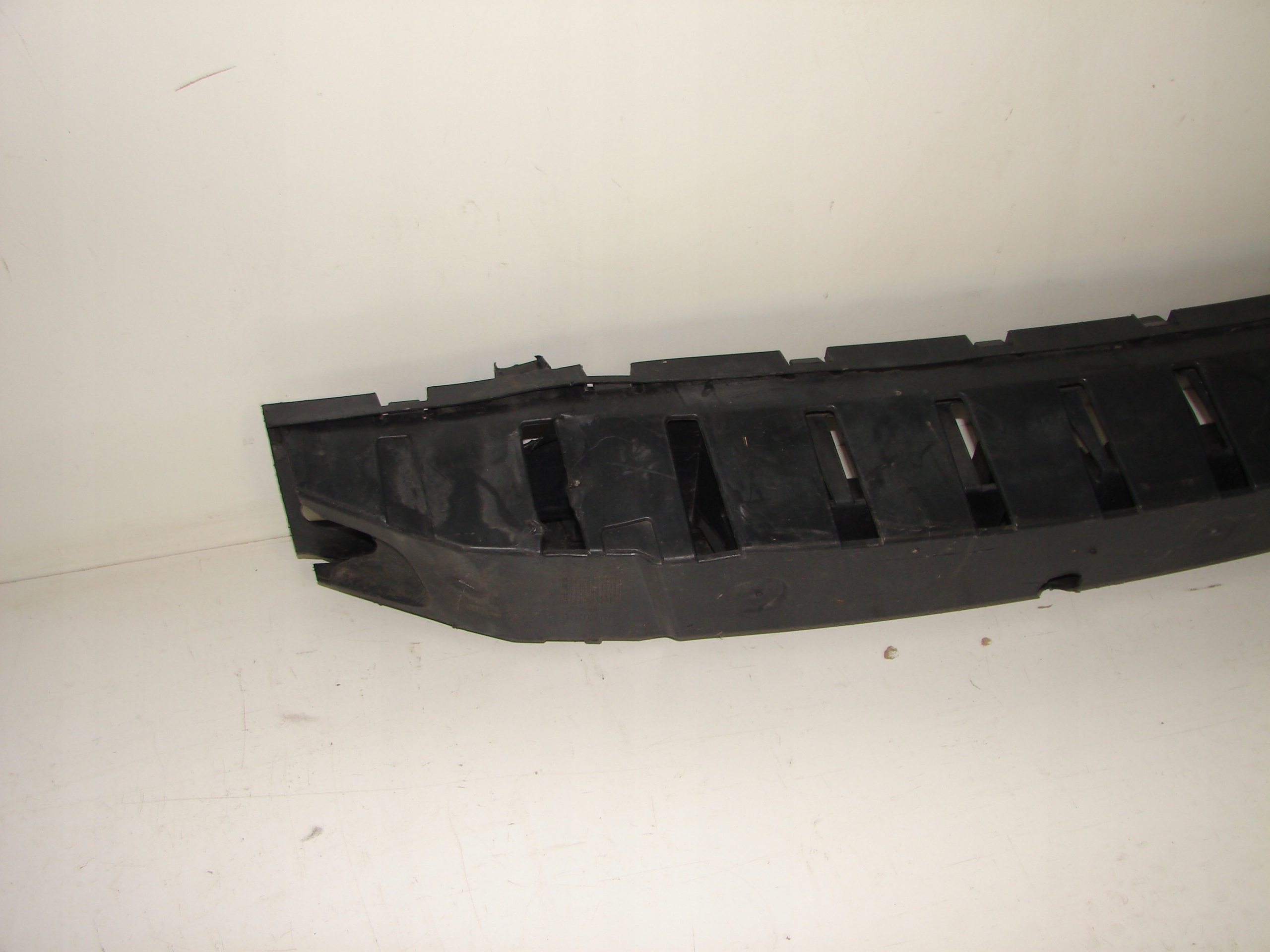 VYSTUHA PREDNEHO NARAZNIKA VOLVO S80 V70 06-
