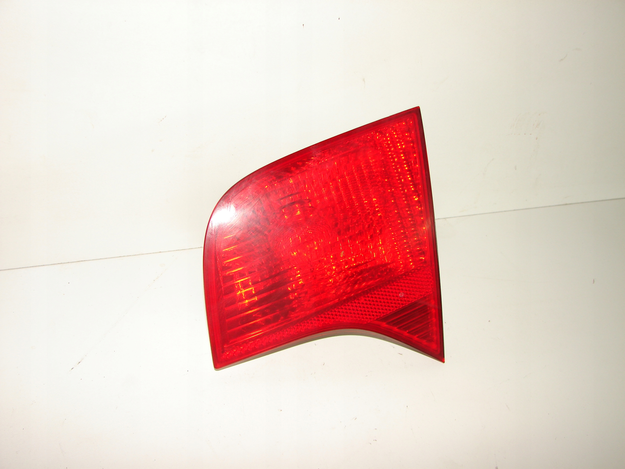 PRAVE ZADNE SVETLO AUDI A4 B7 04-07 SDN