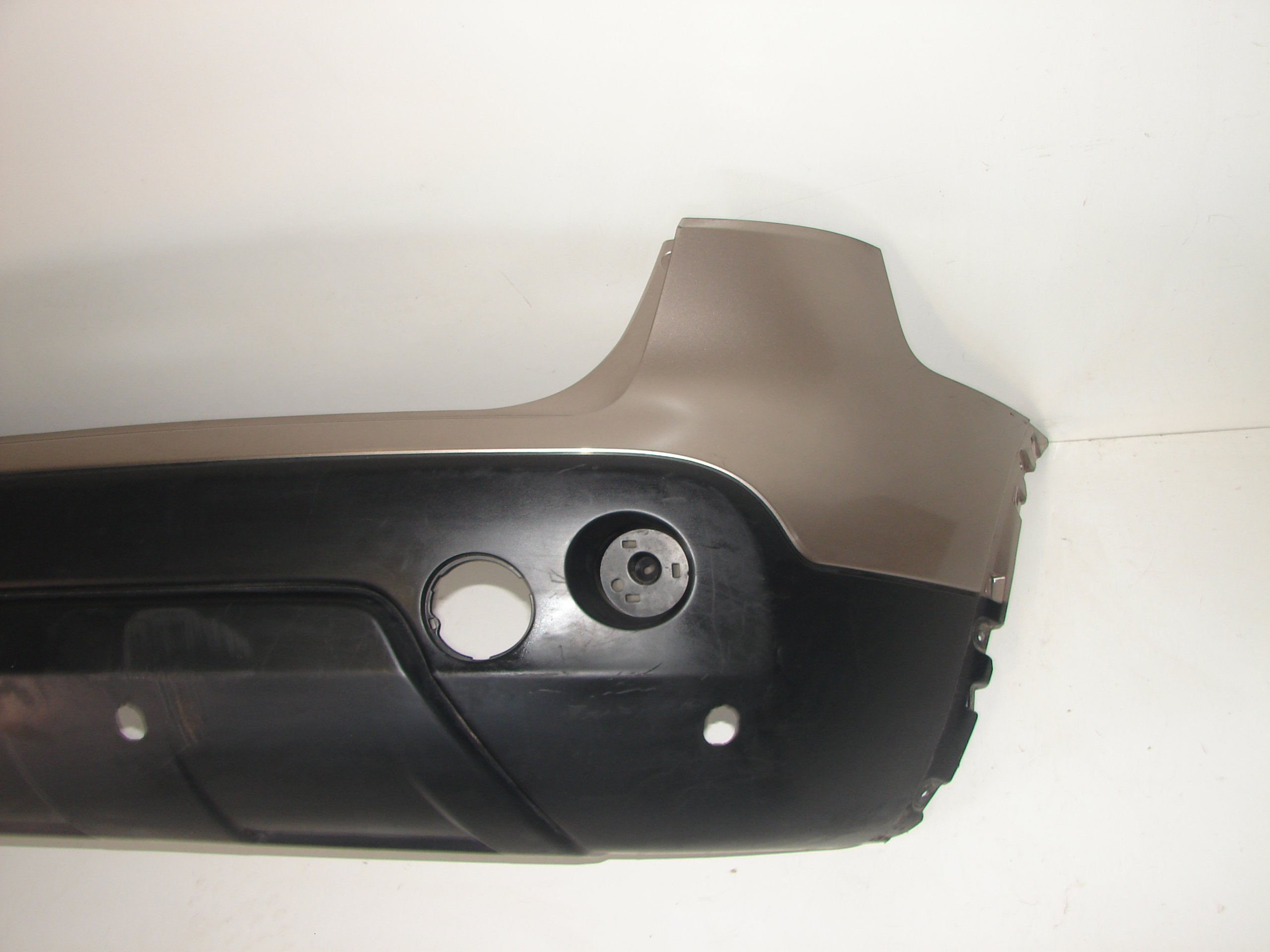 ZADNÝ NÁRAZNÍK NISSAN QASHQAI 06-09