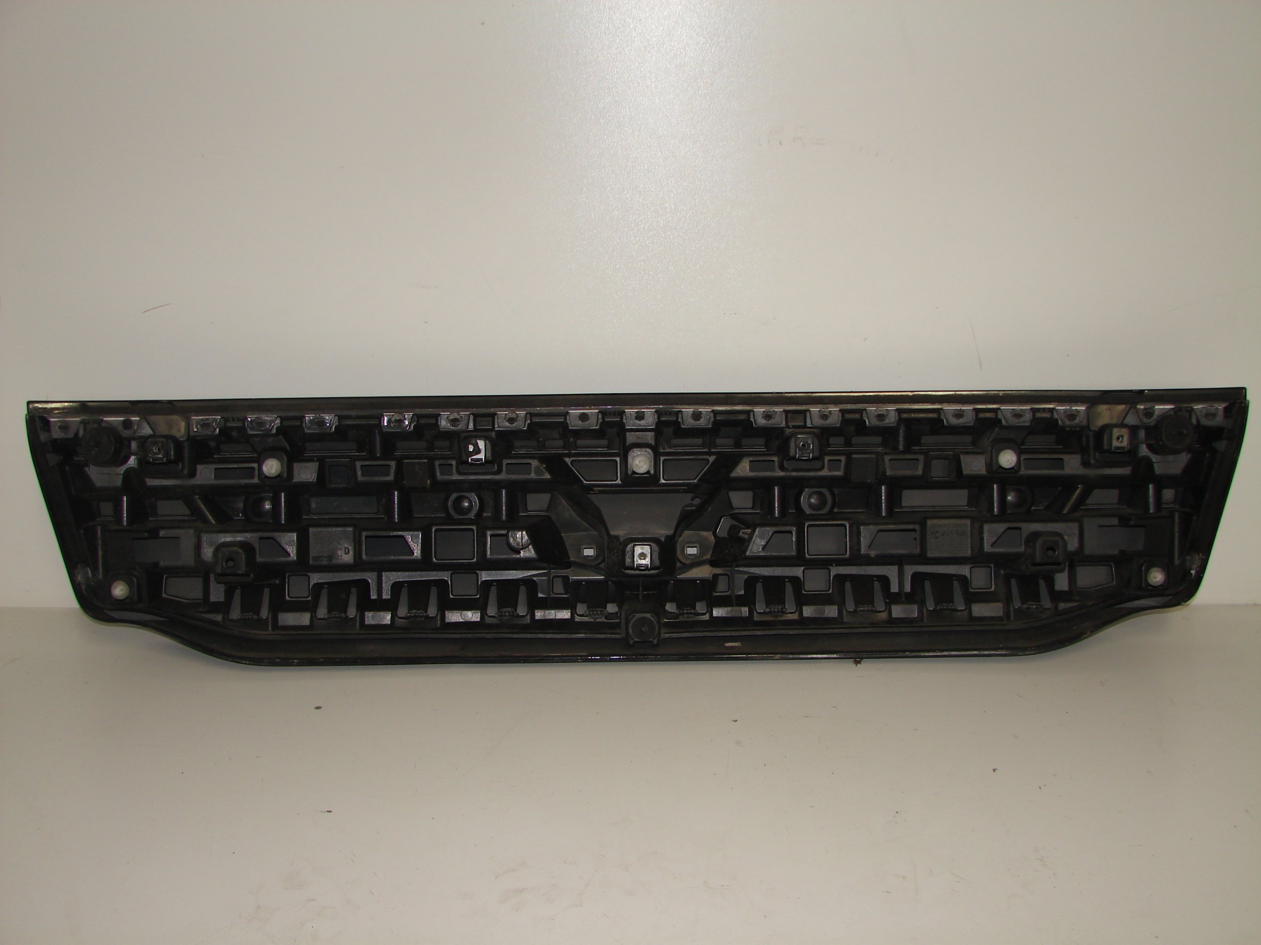 BLENDA LISTA ZADNEJ KAPOTY CITROEN C4 04-08 3DVER