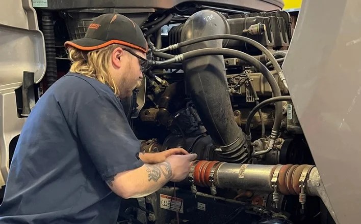 Diesel Mechanic: Navigating the Heart of Engines Diesel Mechanic: Navigating the Heart of Engines