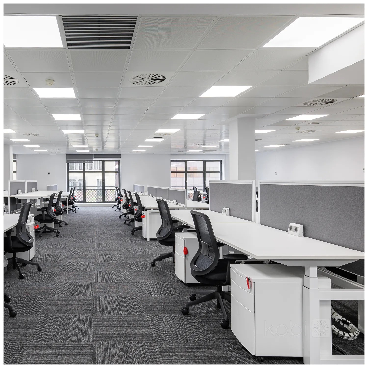 KOBI LED PANEL BACK-LIT 130lm/W 595x595x32mm, 25/36/40W, 3CCT, UGR