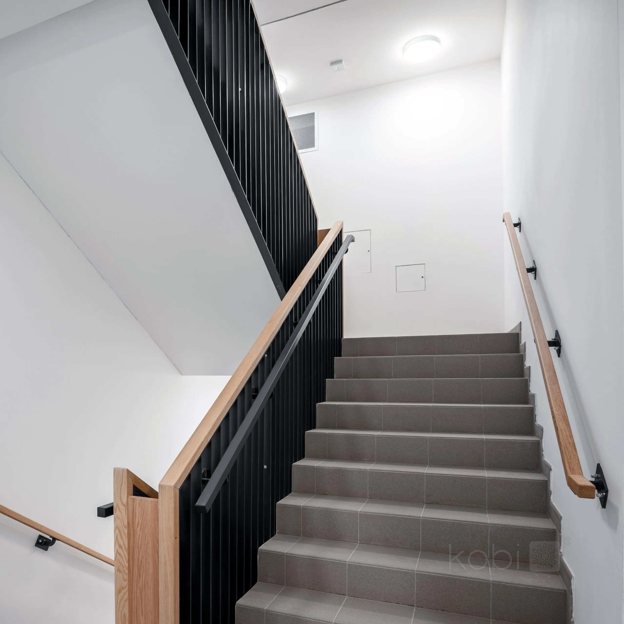 KOBI LED PLAF. OKR. “NAIROS” BIJELA 12W, 3CCT, 1260lm, IP65, fi 200mm