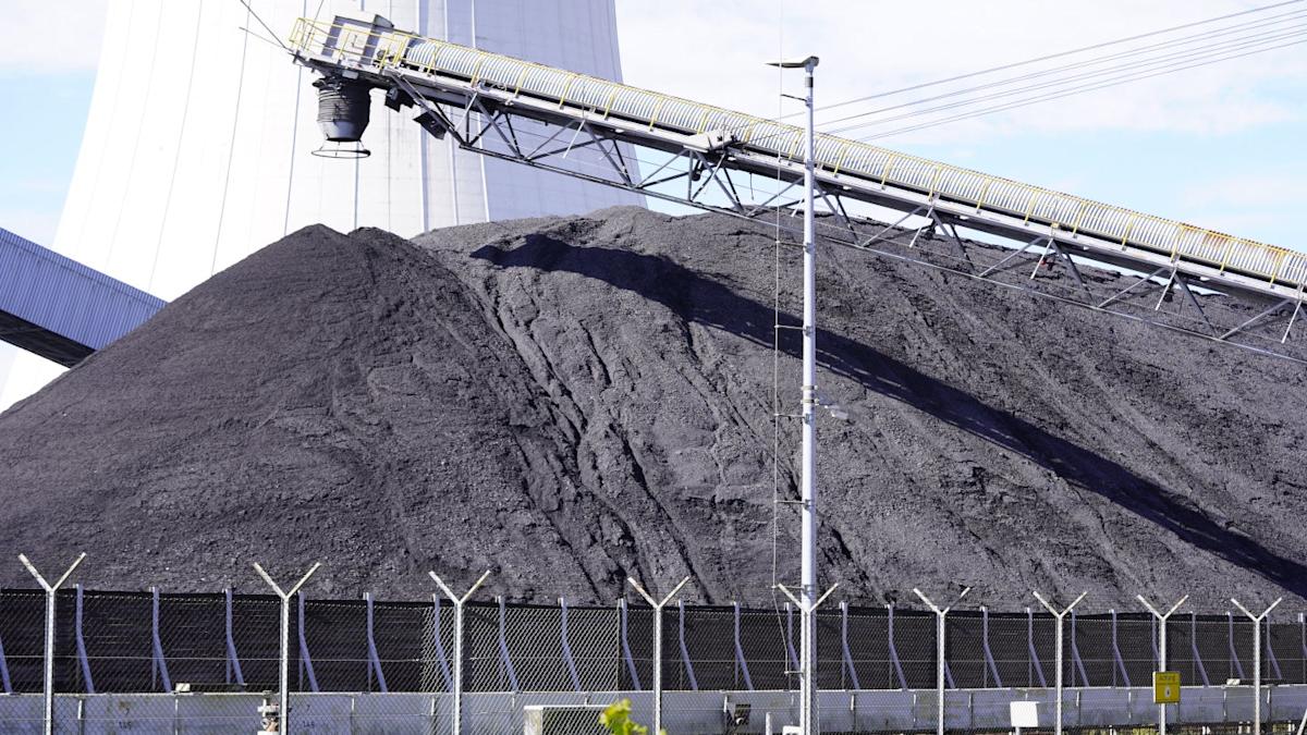 Los subsidios de combustibles fósiles y las políticas inestables obstaculizan el crecimiento de la energía limpia de Asia Los subsidios de combustibles fósiles y las políticas inestables obstaculizan el crecimiento de la energía limpia de Asia