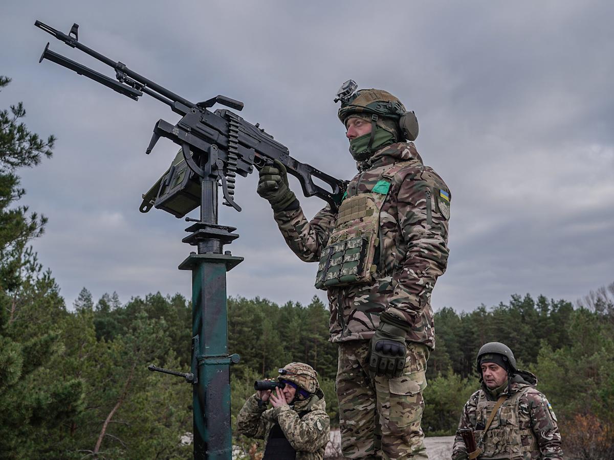 Los drones de ataque de Rusia están volando más y más rápido. Un defensor aéreo ucraniano dice que las ametralladoras viejas ya no son suficientes para matarlas. Los drones de ataque de Rusia están volando más y más rápido. Un defensor aéreo ucraniano dice que las ametralladoras viejas ya no son suficientes para matarlas.