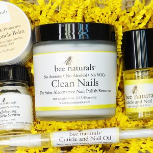 Natural Nail Care Kit – Natural & Non-Toxic Nail and Cuticle Care Set with Vitamin E – Softens & Protects – Ideal Gift for Repairing Cuticles and Nails Bee Naturals.