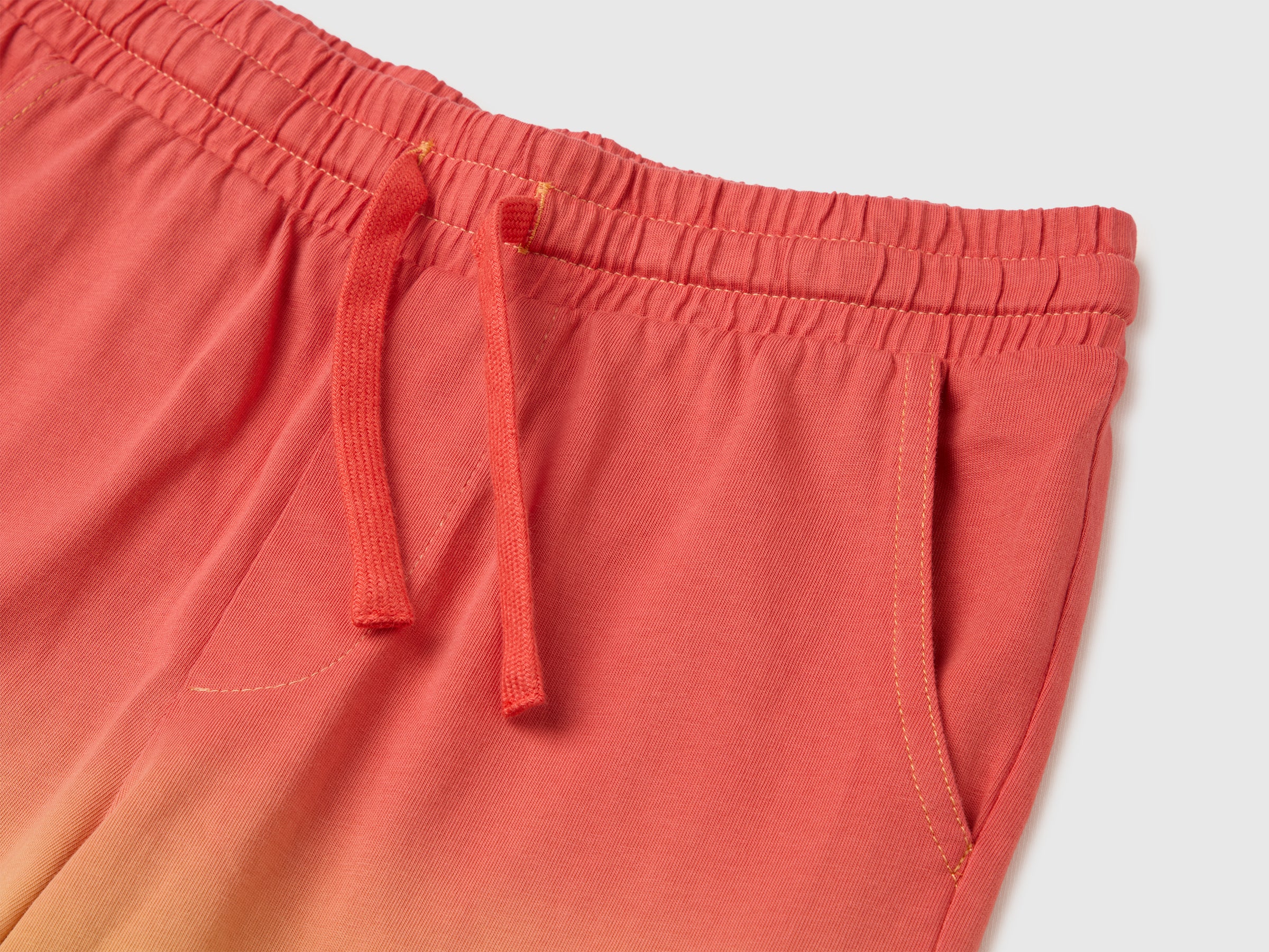 Short bermuda à effet tie-dye Short bermuda à effet tie-dye