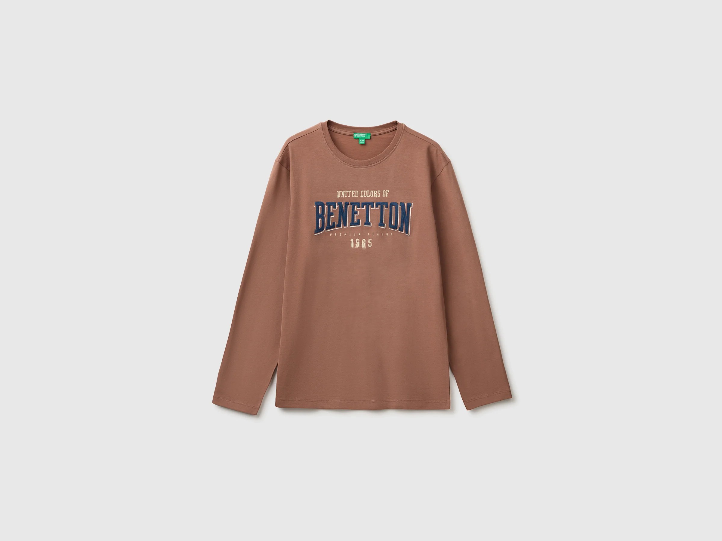 T-shirt avec imprimé et broderie T-shirt avec imprimé et broderie