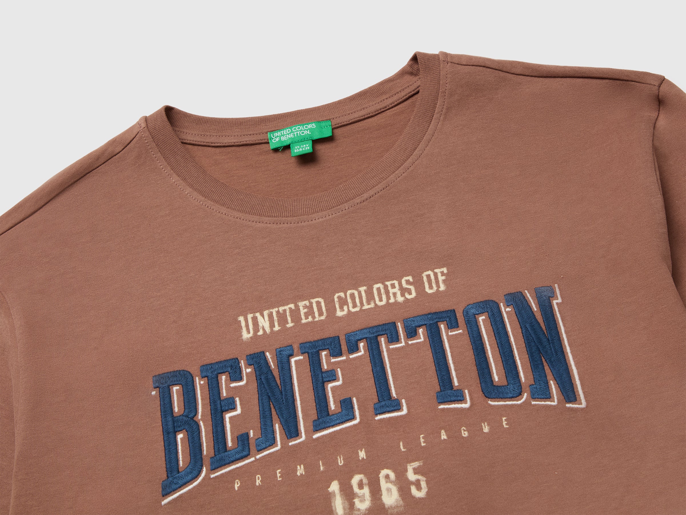 T-shirt avec imprimé et broderie – Image 3