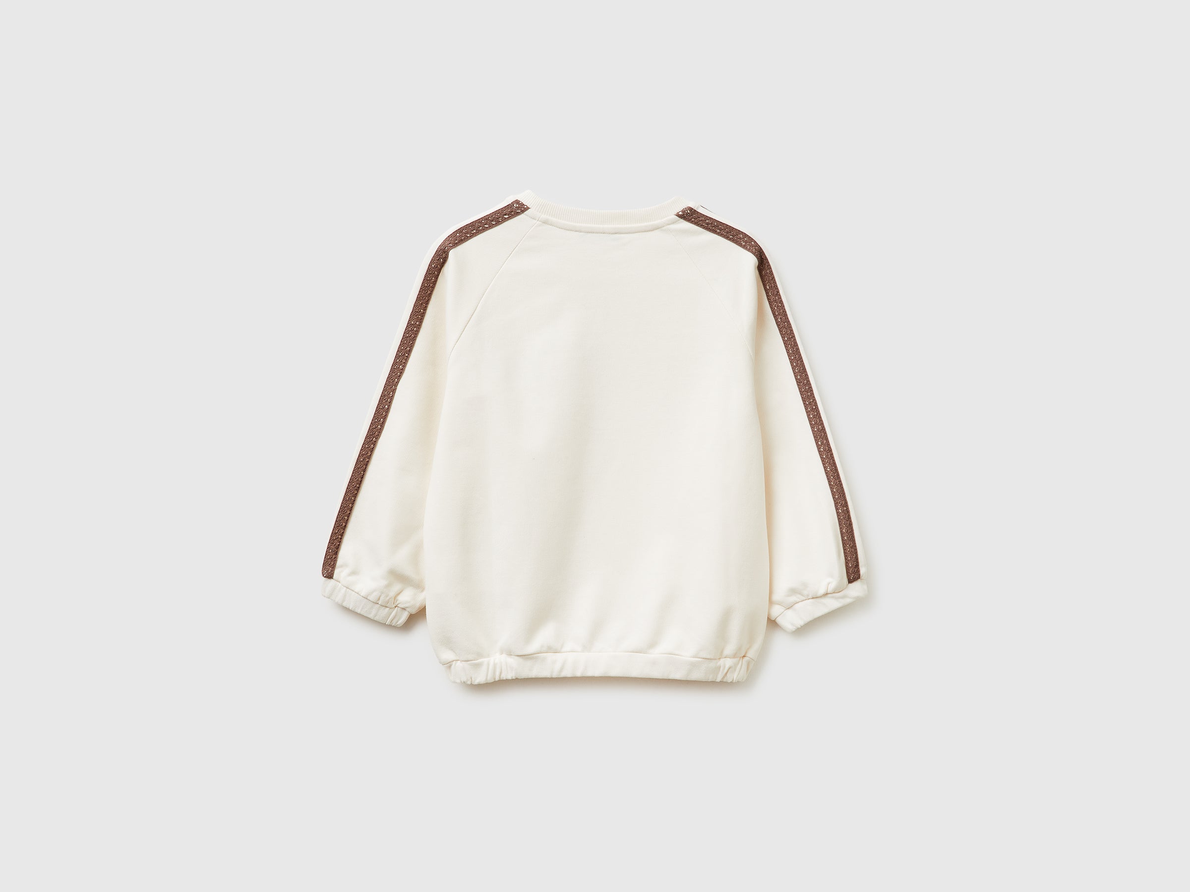 Sweat-shirt orné de dentelle et de broderies – Image 2