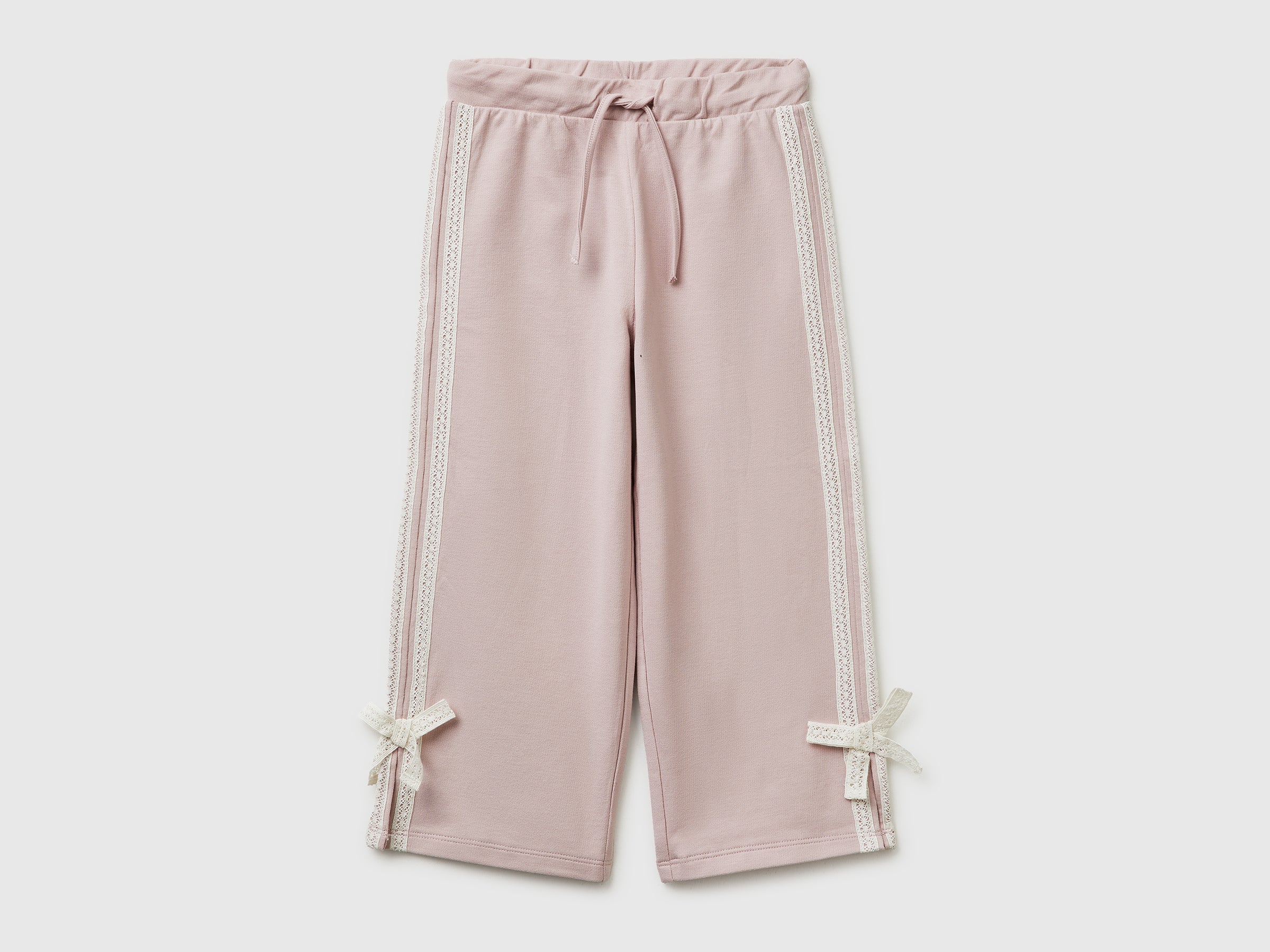 Pantalon avec dentelle et nœuds Pantalon avec dentelle et nœuds