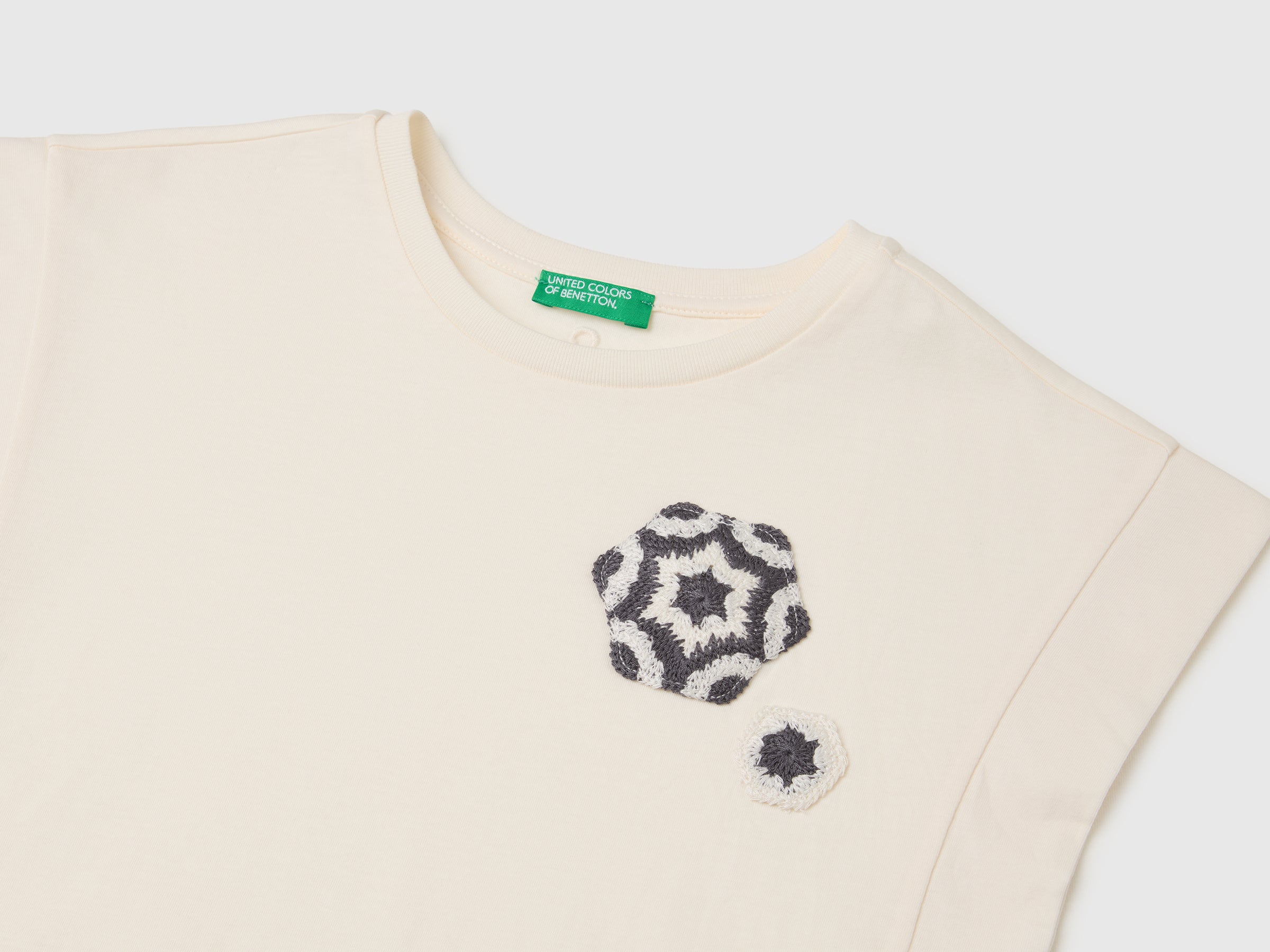 T-shirt sans manches brodé – Image 3