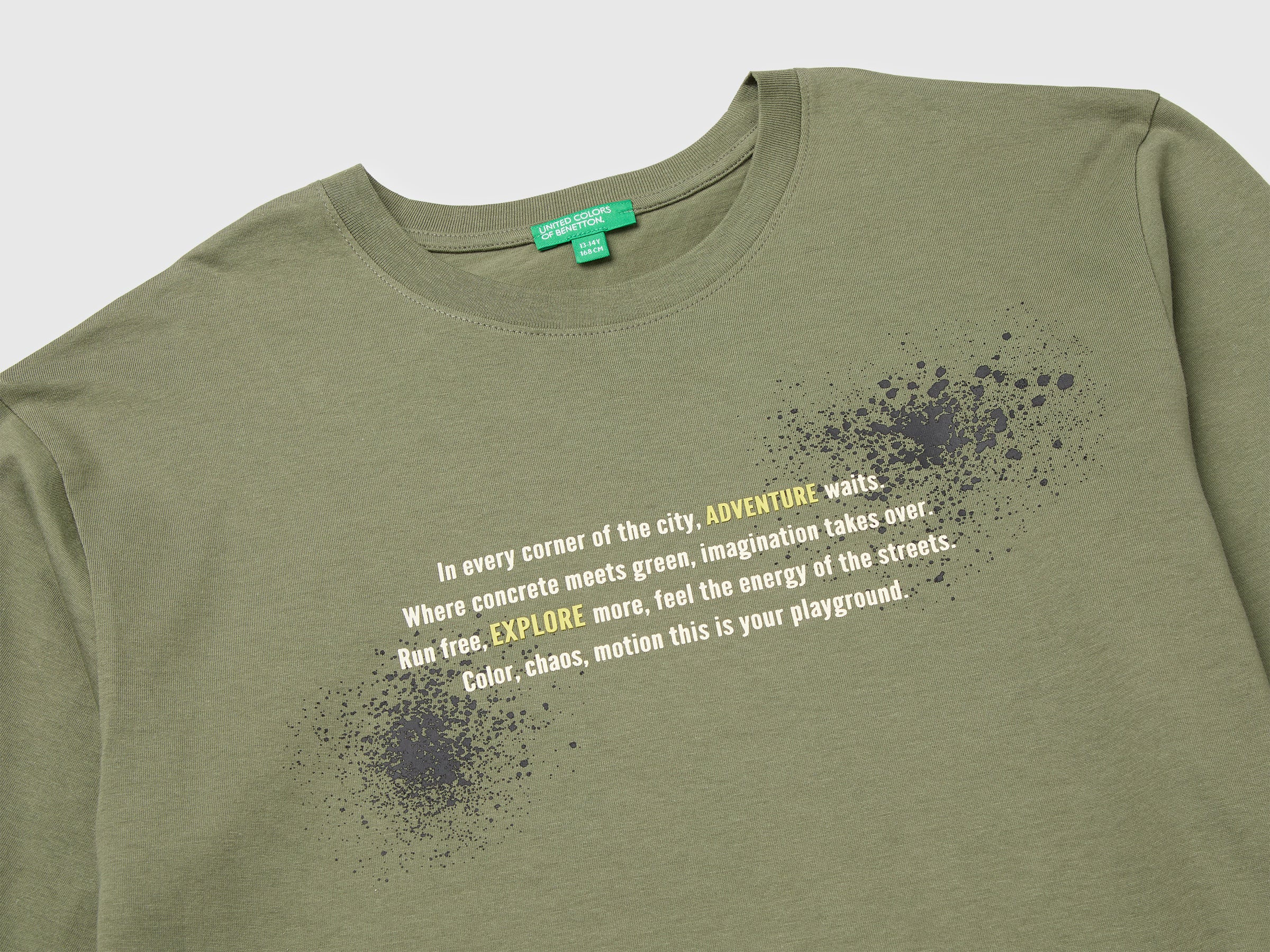 T-shirt 100 % coton biologique avec imprimé et écusson – Image 3