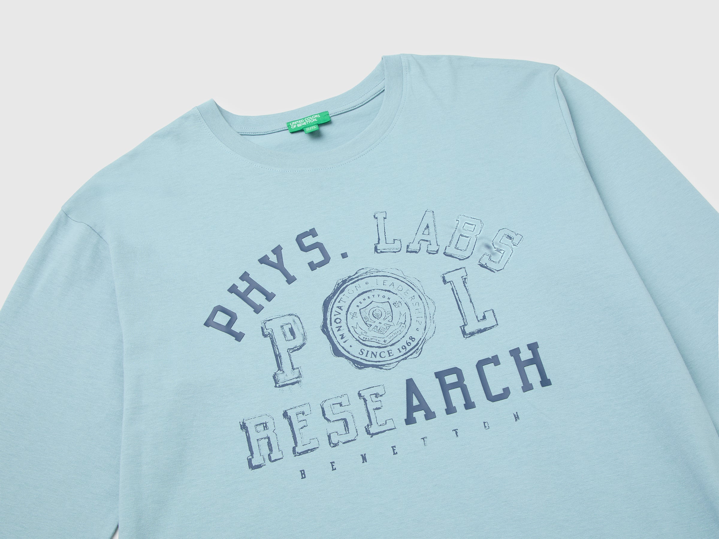 T-shirt 100 % coton biologique avec imprimé et écusson – Image 3