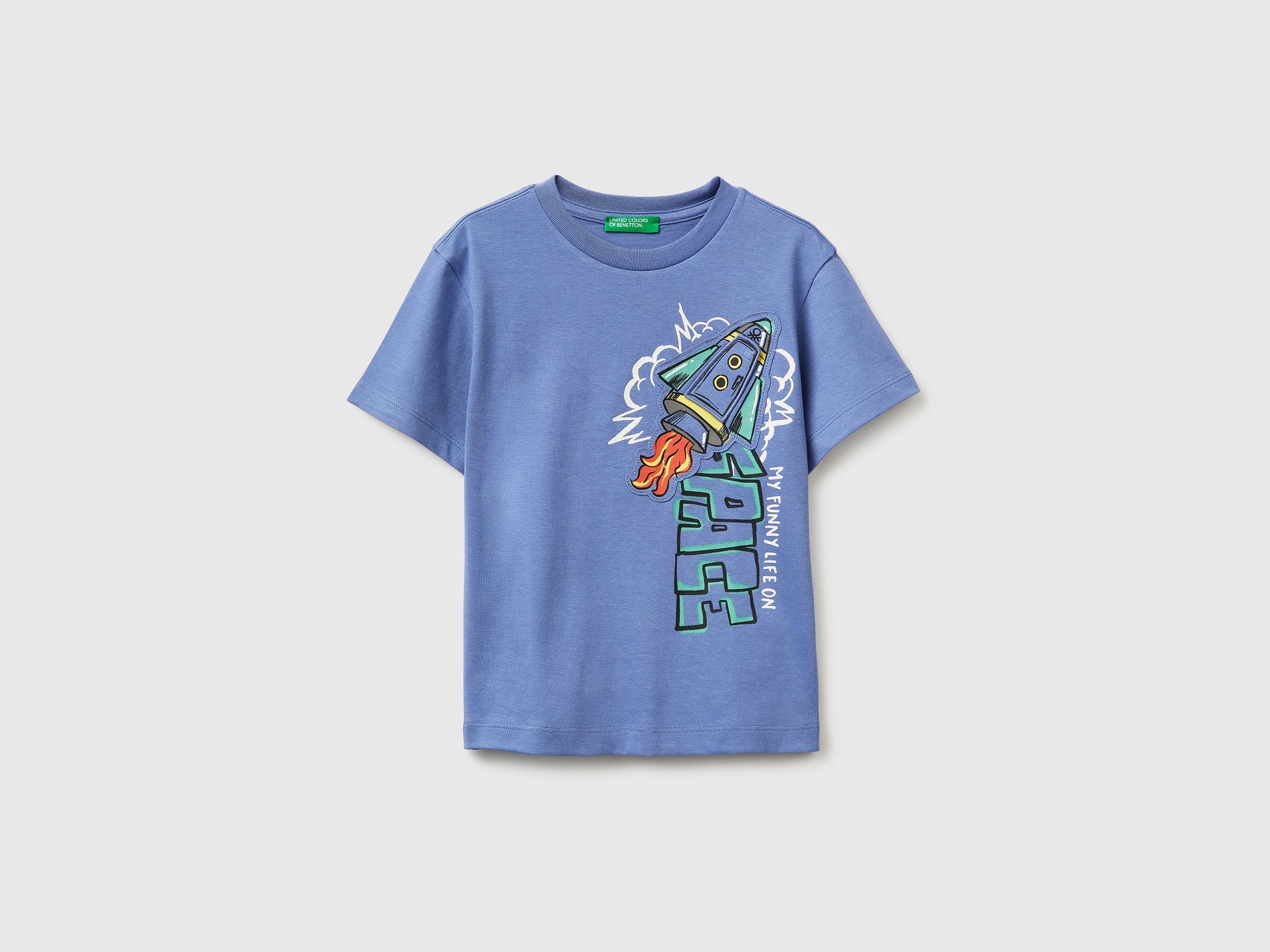 T-shirt avec impression et application T-shirt avec impression et application