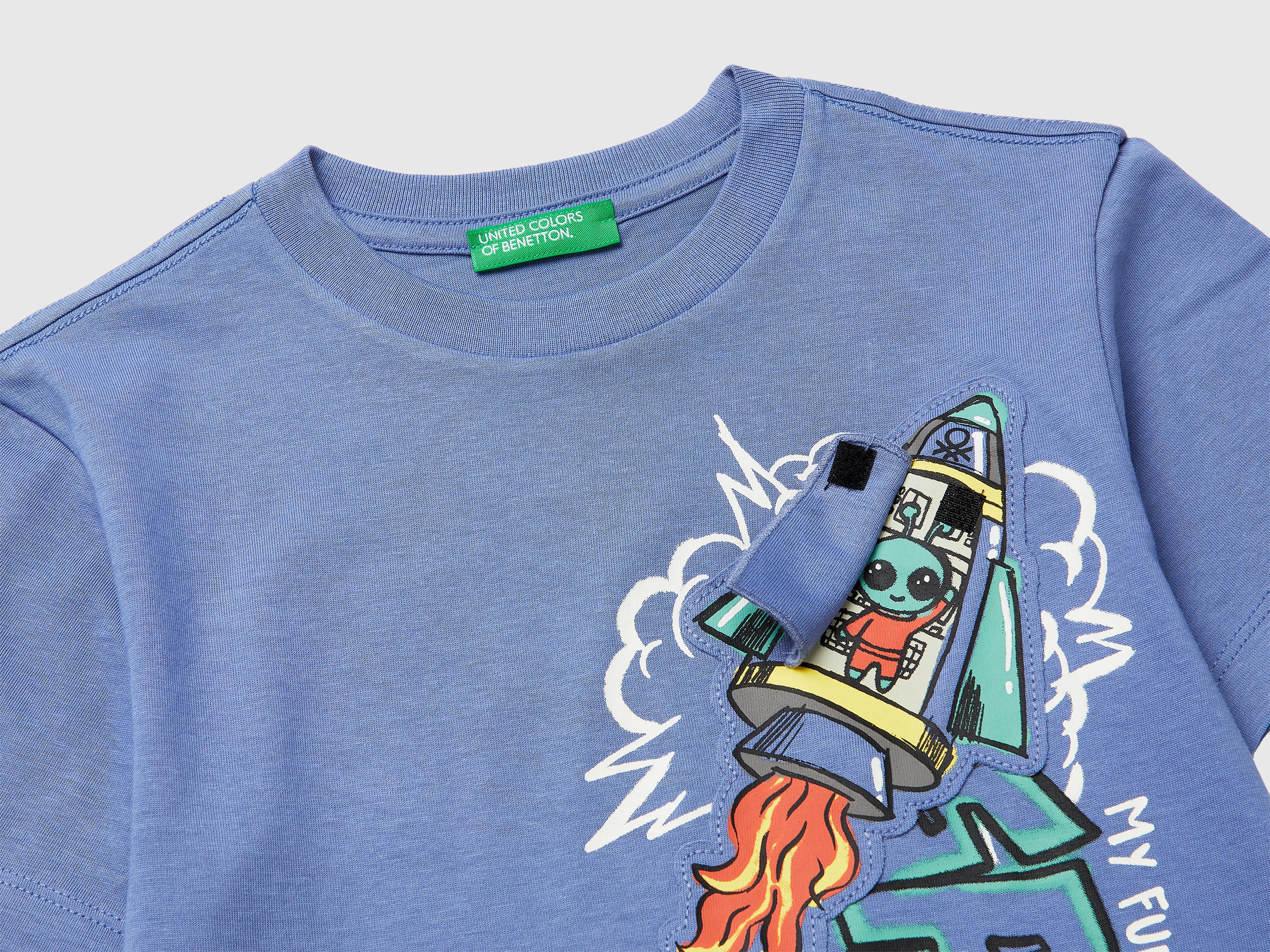 T-shirt avec impression et application – Image 3