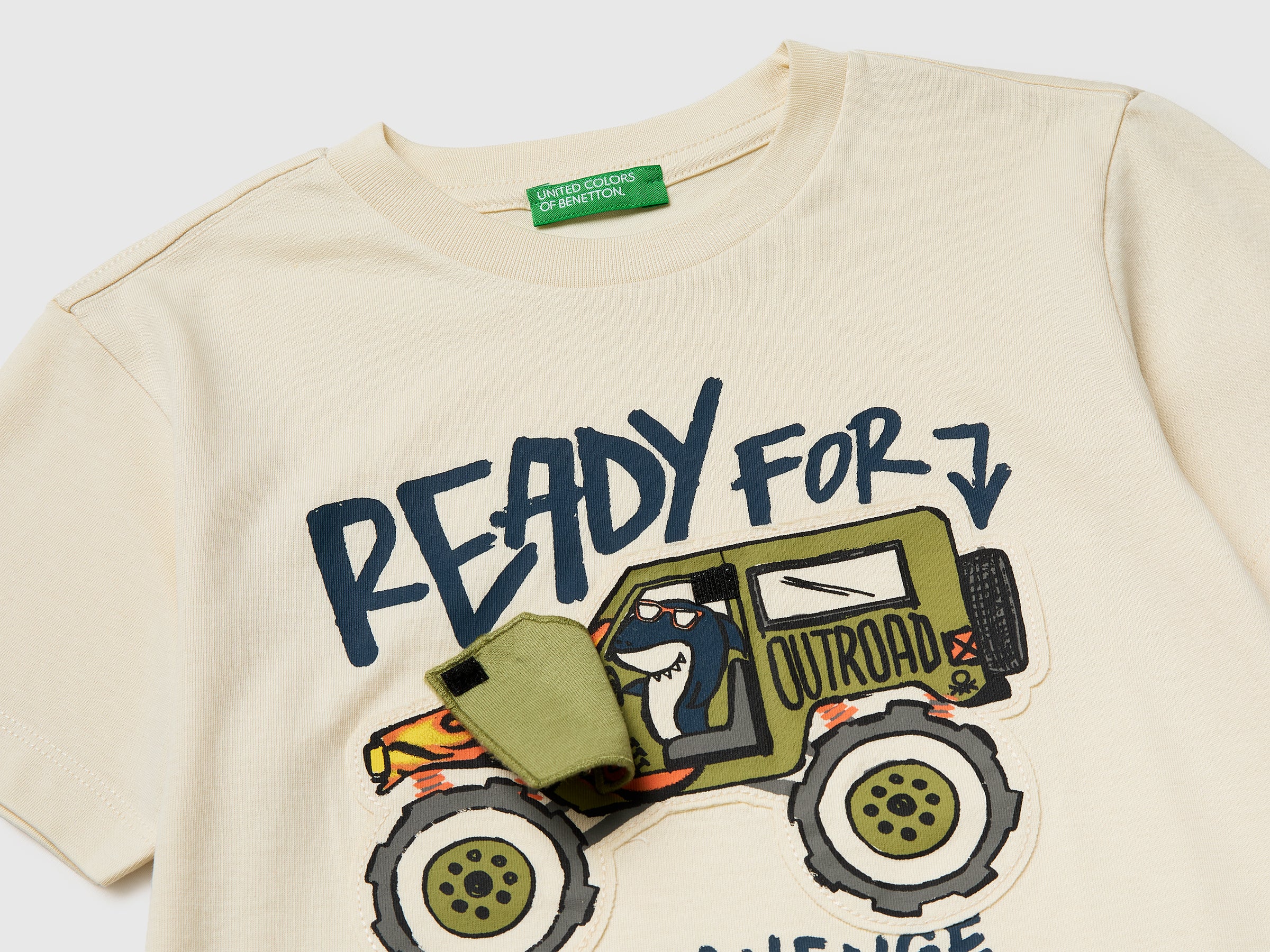 T-shirt avec impression et application – Image 3