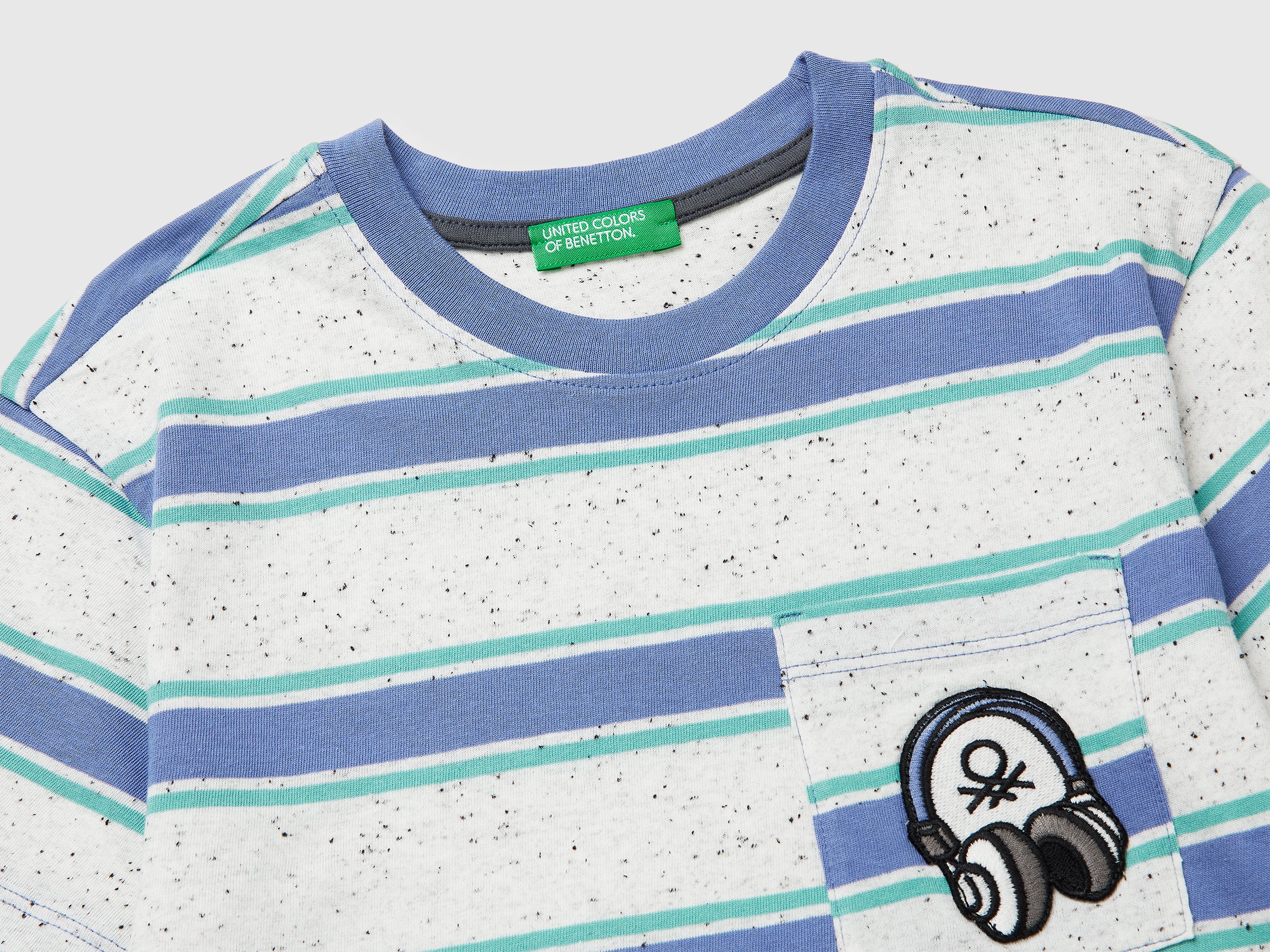 T-shirt rayé avec écusson – Image 3