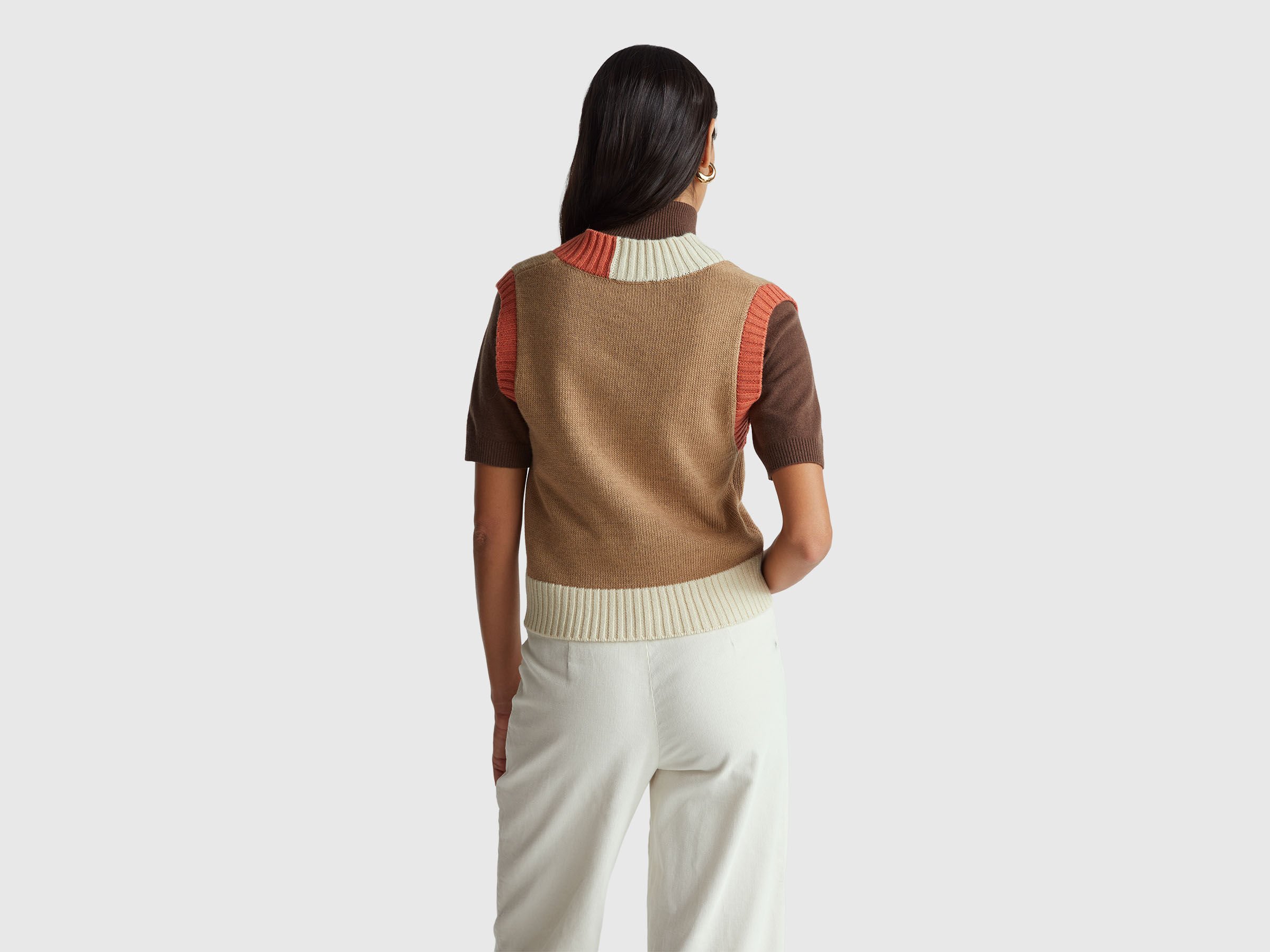 Gilet tricoté à blocs de couleurs – Image 2