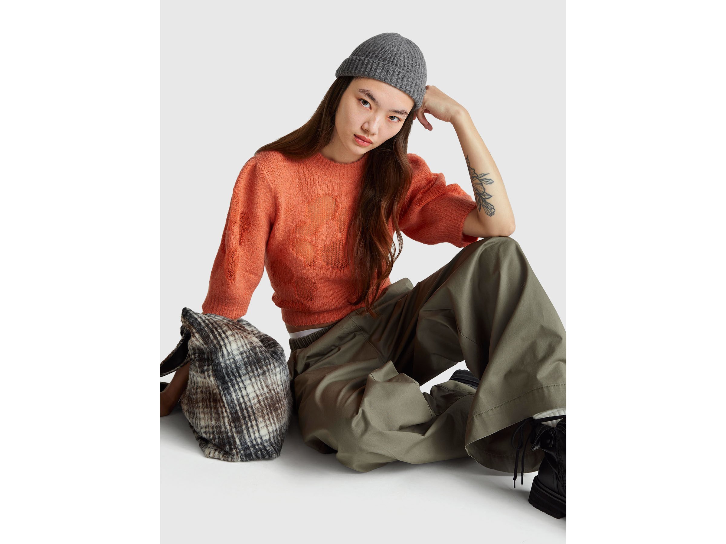Chemise à manches courtes avec incrustation de fleurs – Image 3