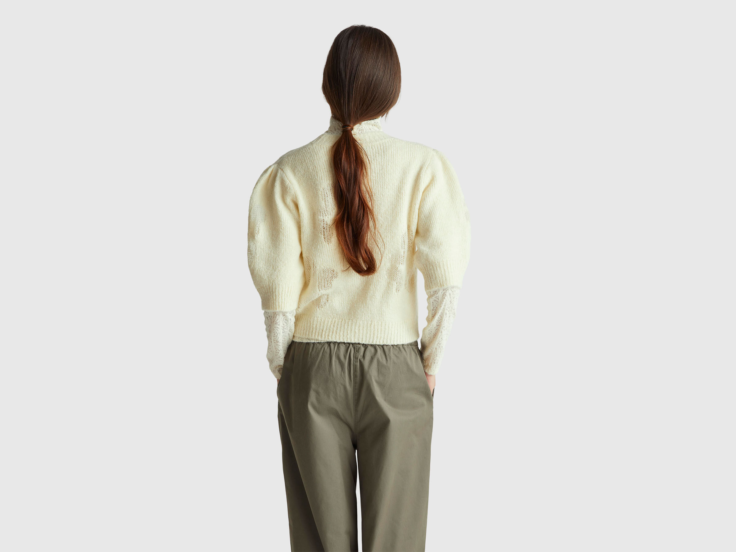 Chemise à manches courtes avec incrustation de fleurs – Image 2
