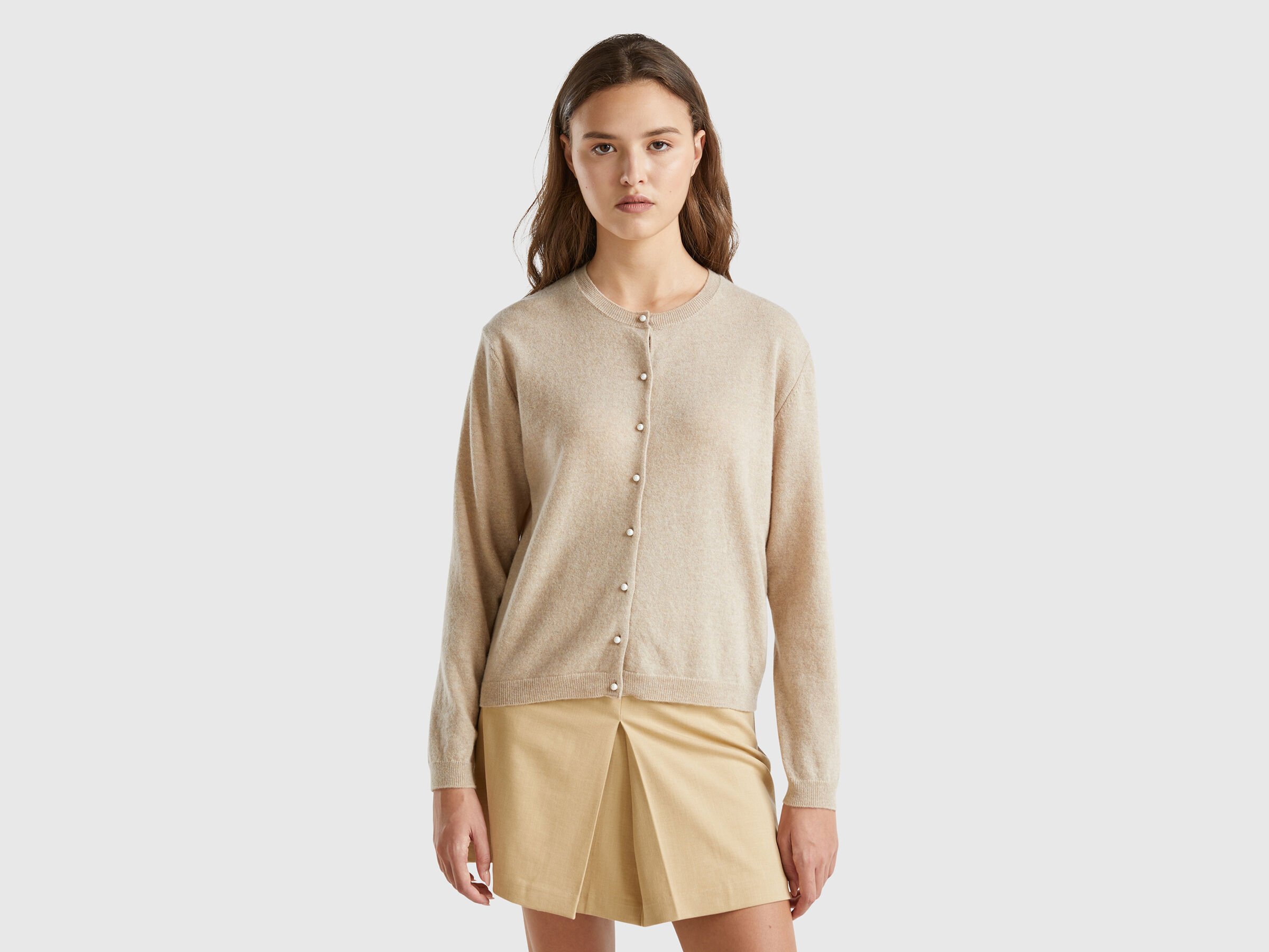 Cardigan beige en pure laine mérinos Cardigan beige en pure laine mérinos