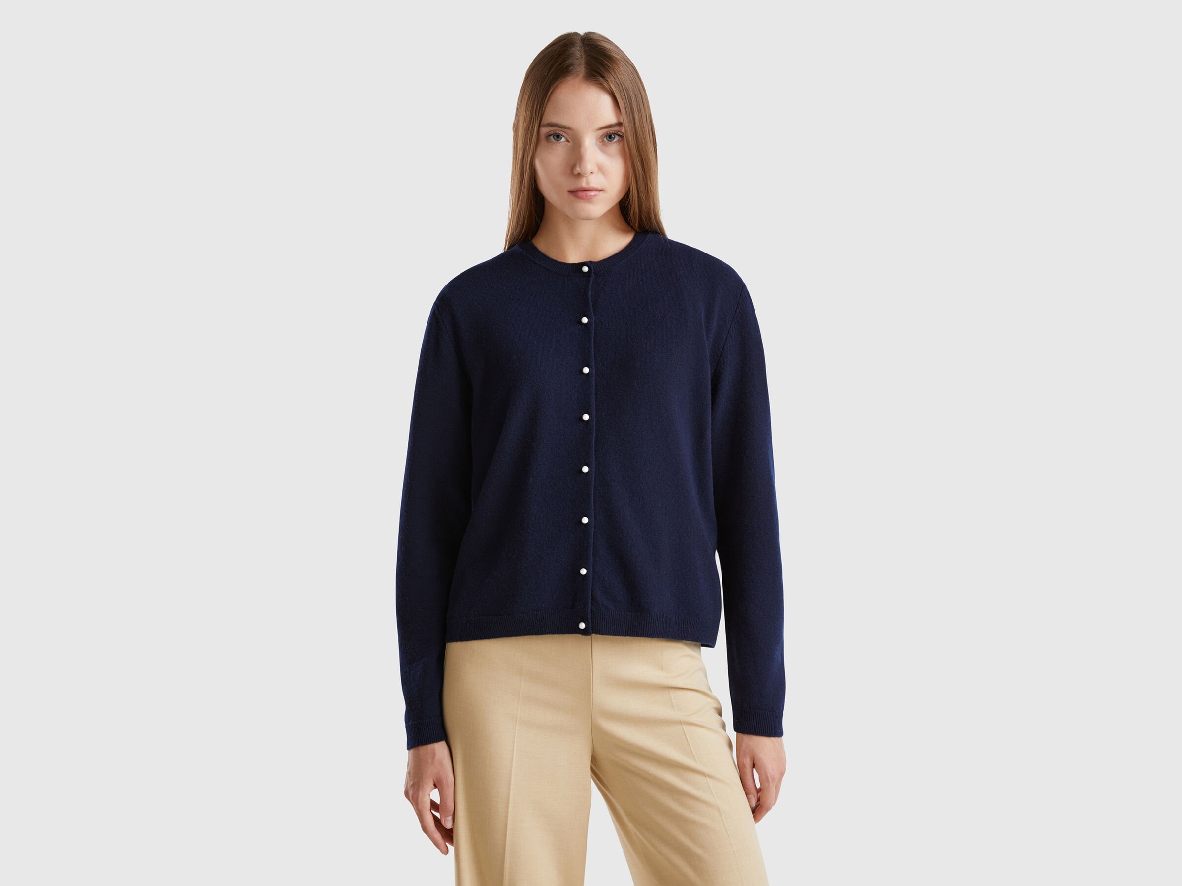 Cardigan bleu foncé en pure laine mérinos Cardigan bleu foncé en pure laine mérinos