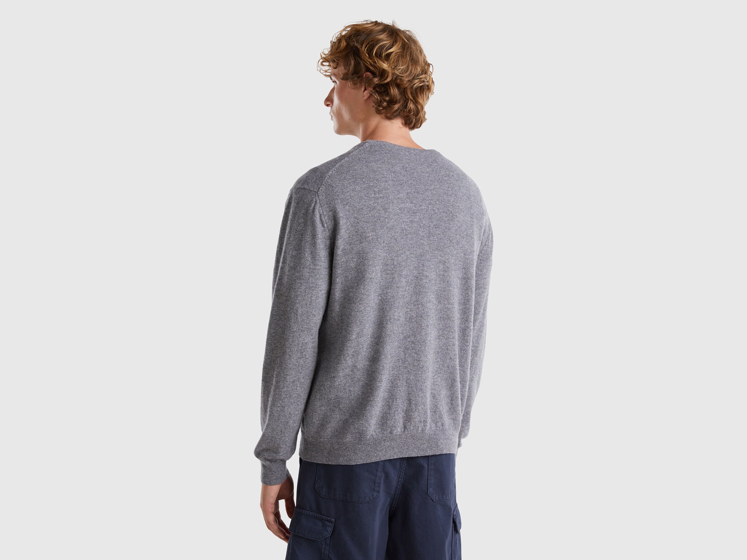 Pull gris foncé en pure laine mérinos – Image 2