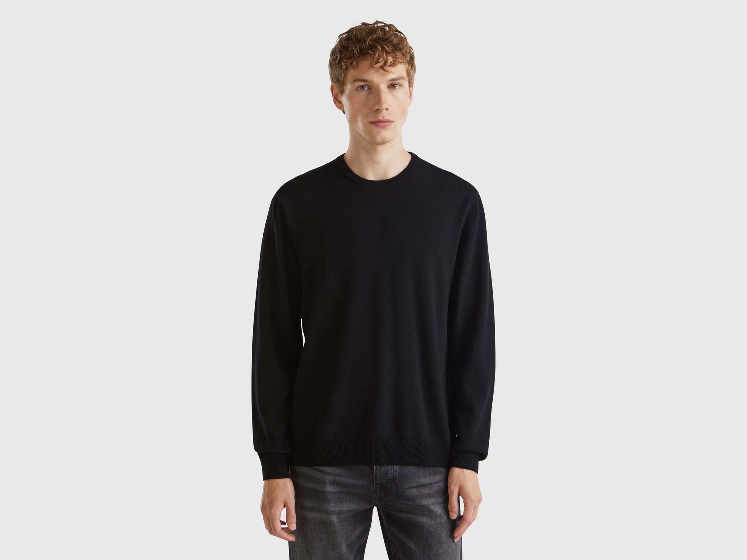 Pull noir en pure laine mérinos Pull noir en pure laine mérinos